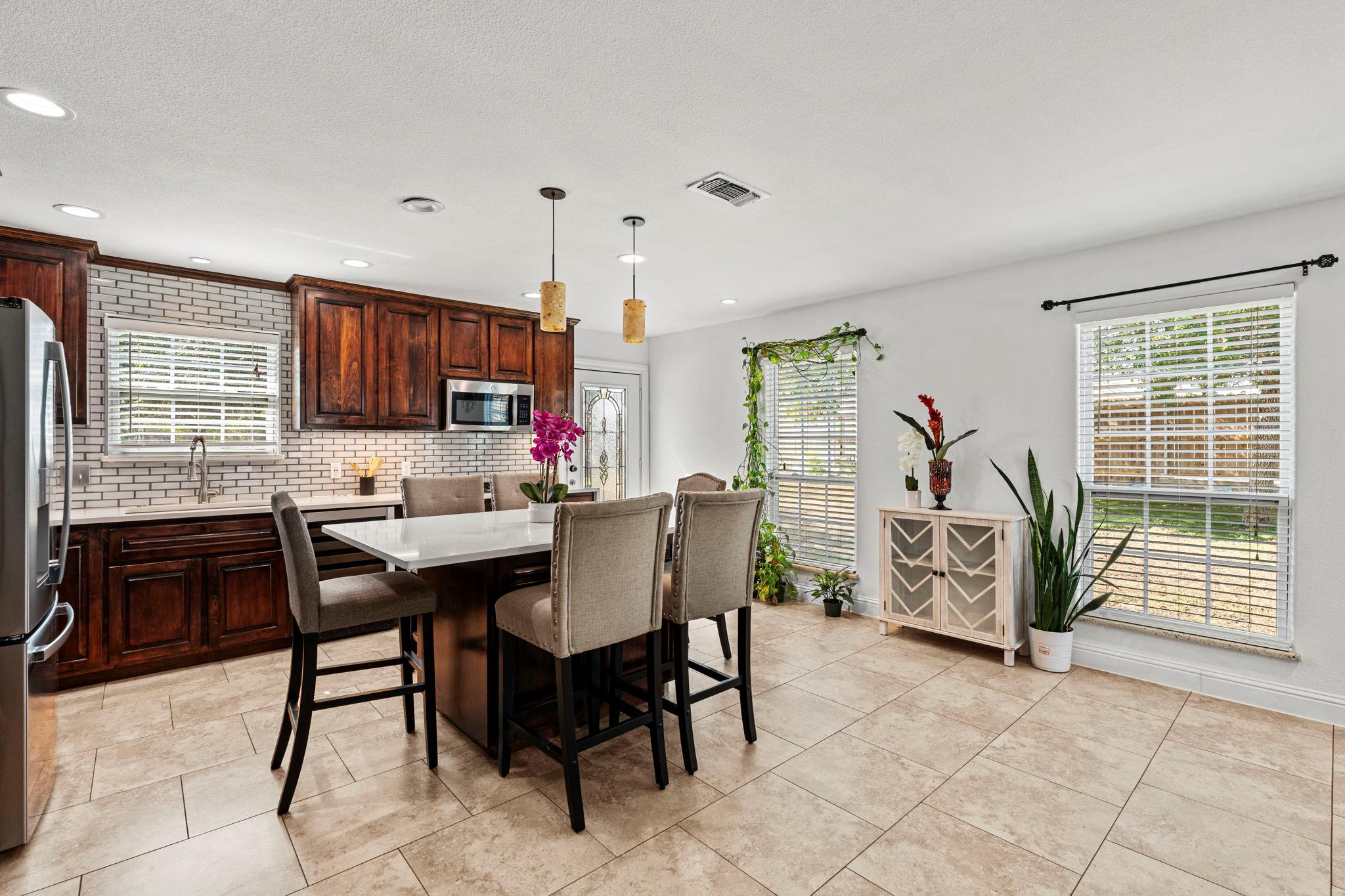 560 Williamson Rd, Kyle, TX 78640