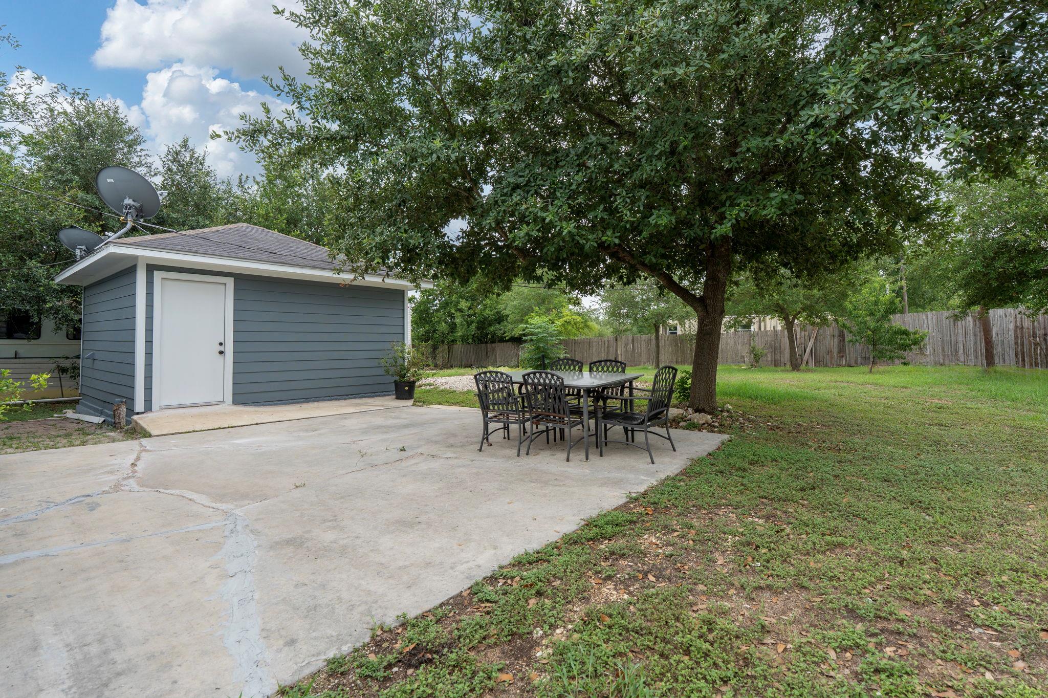 560 Williamson Rd, Kyle, TX 78640