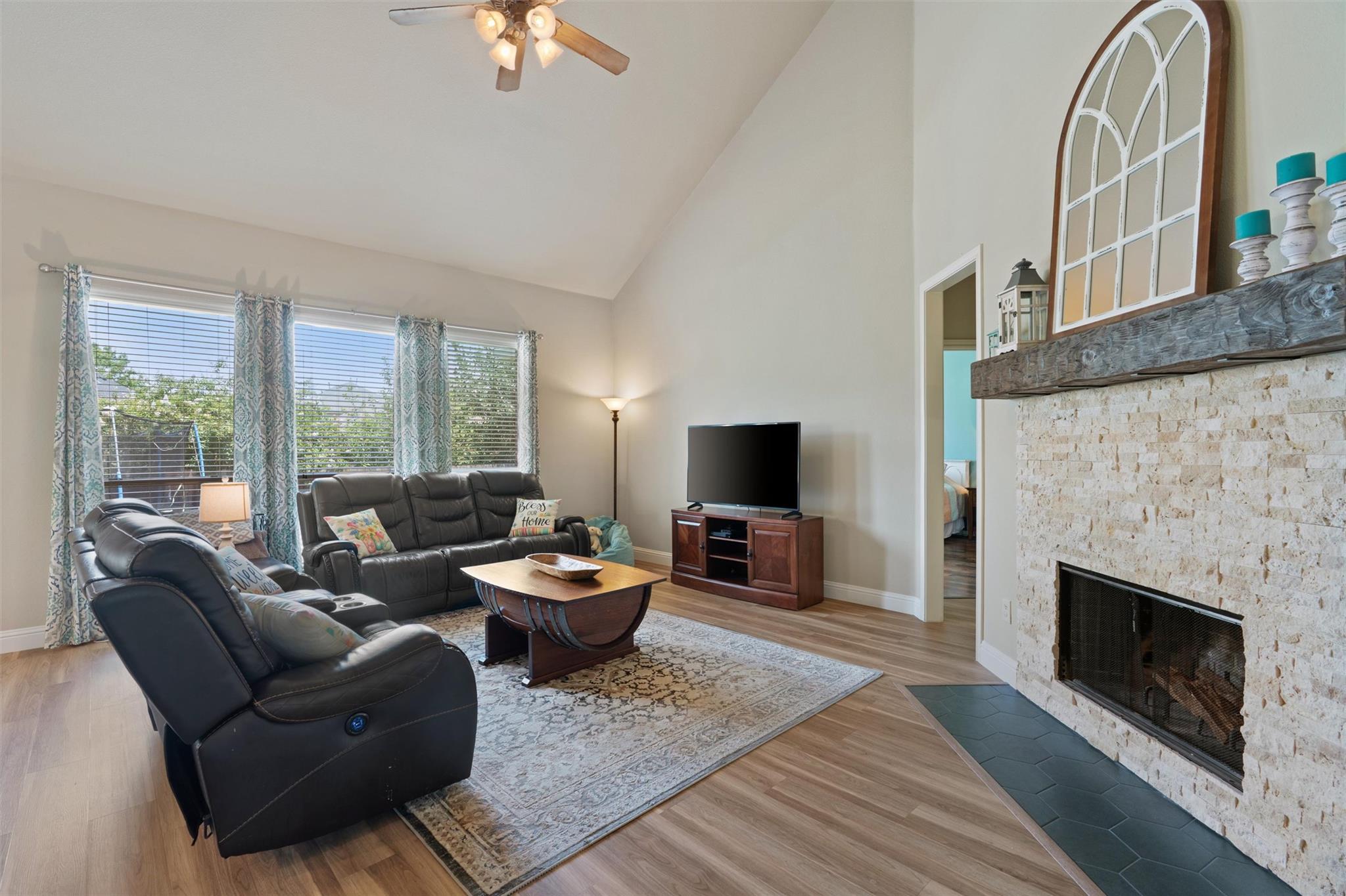 1104 Bethpage Dr, Hutto, TX 78634