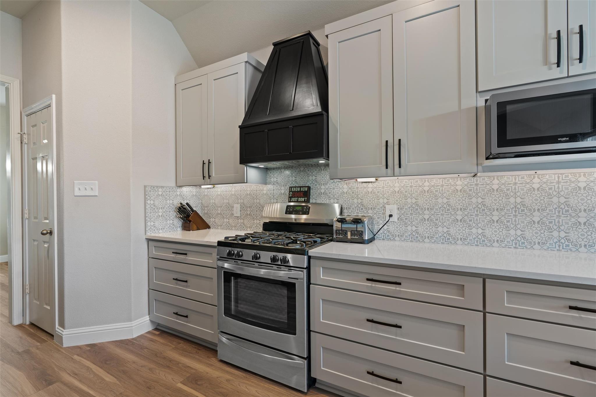 1104 Bethpage Dr, Hutto, TX 78634