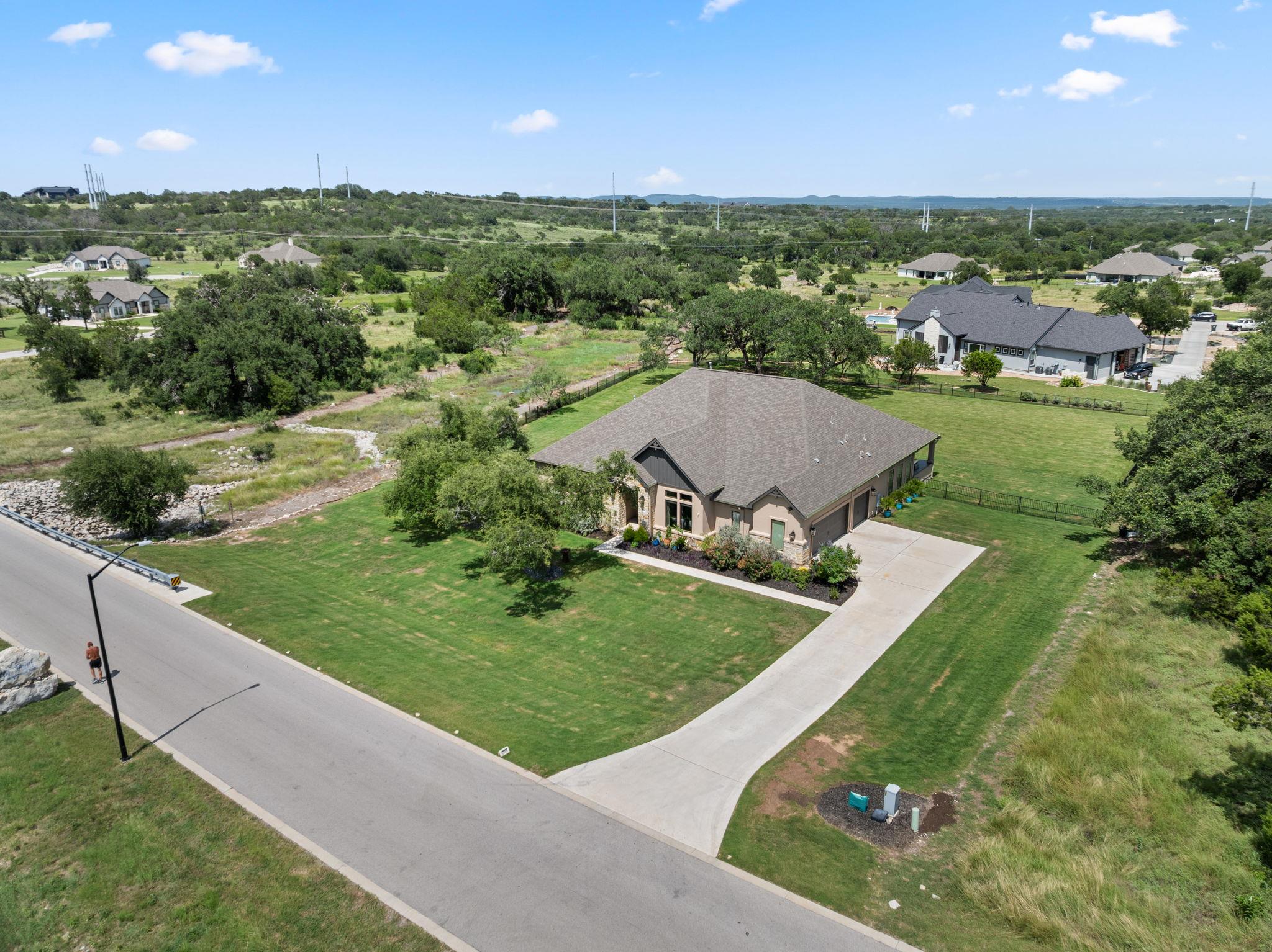 705 Spicewood Trails Dr, Spicewood, TX 78669