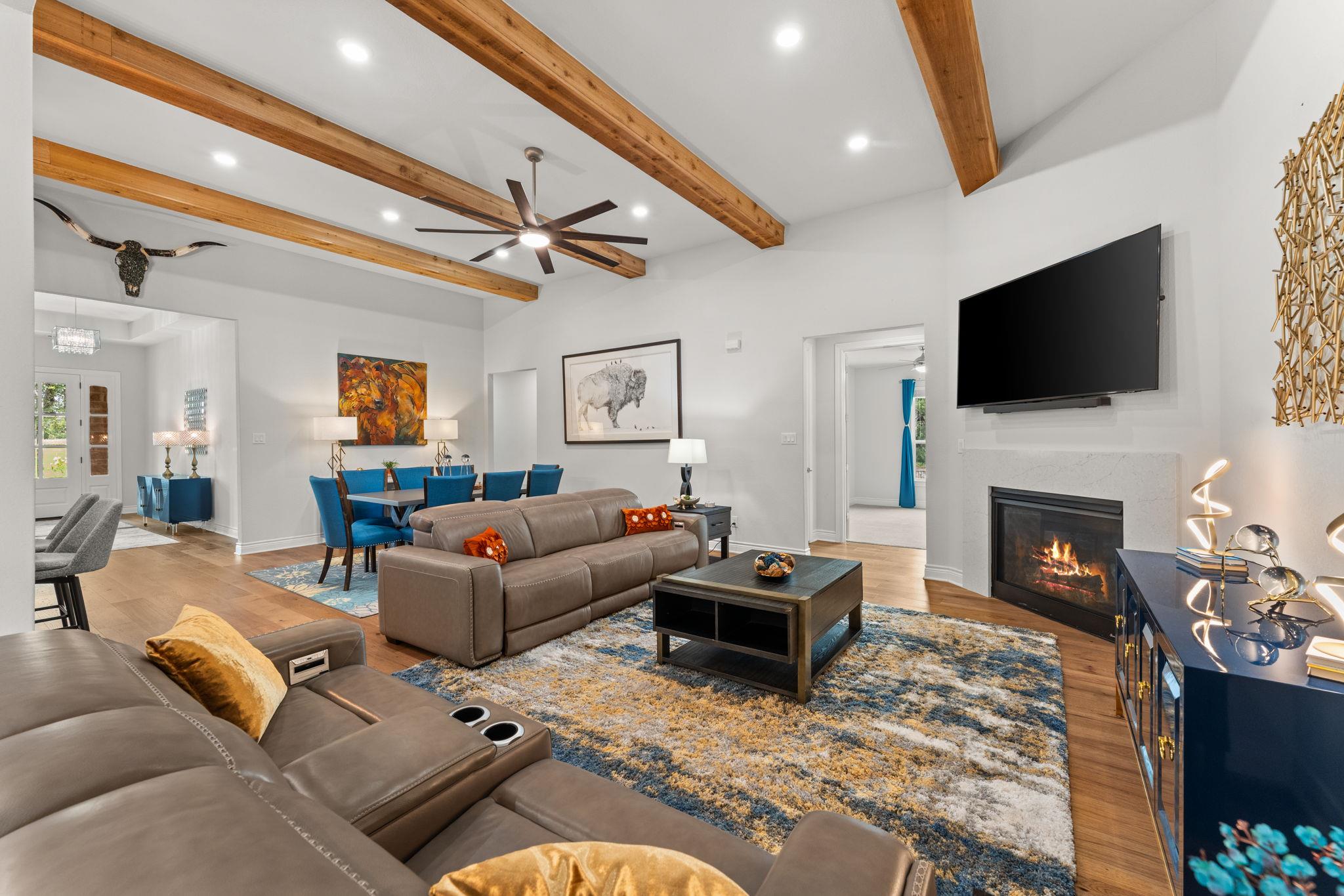 705 Spicewood Trails Dr, Spicewood, TX 78669