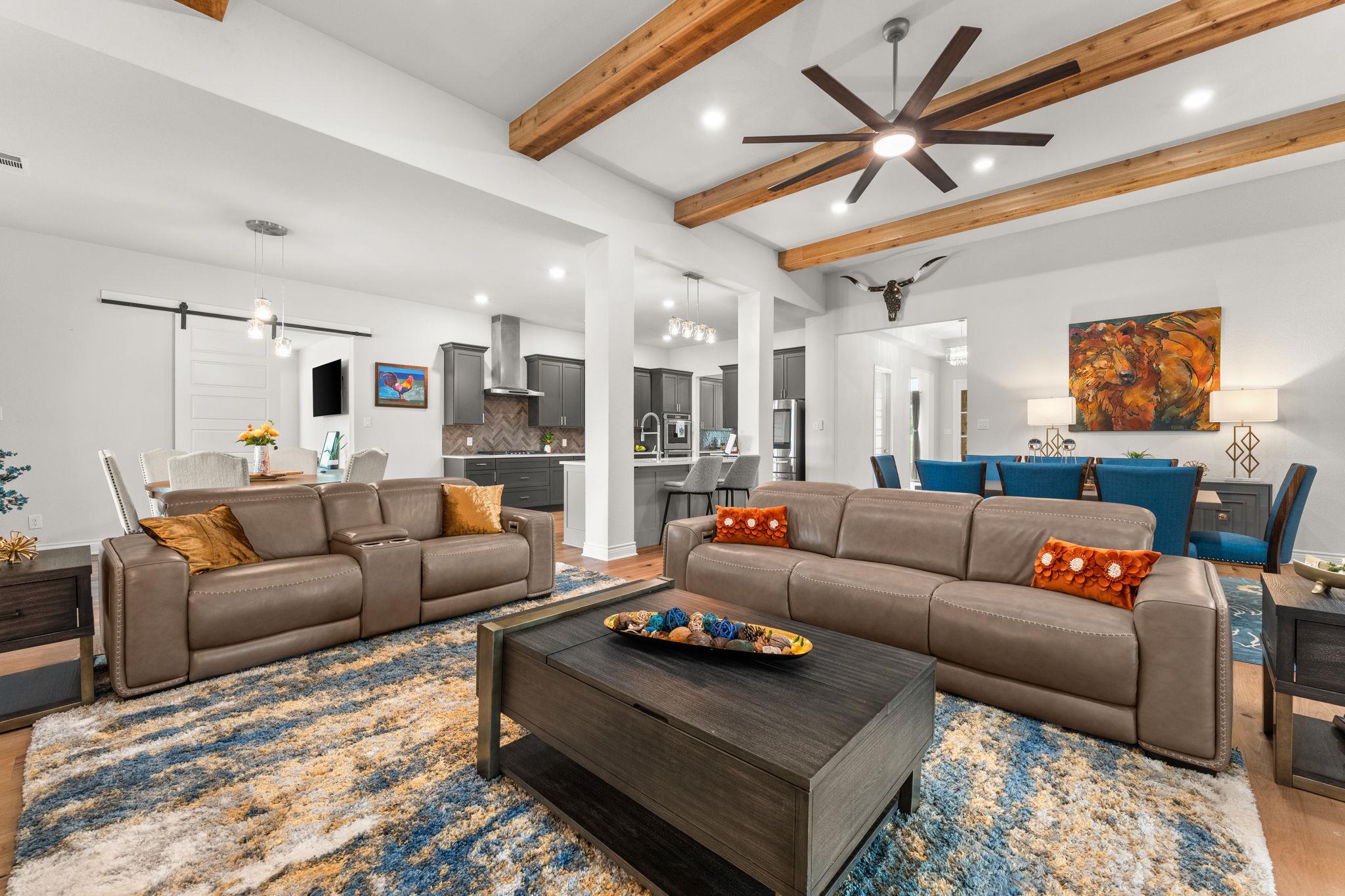 705 Spicewood Trails Dr, Spicewood, TX 78669