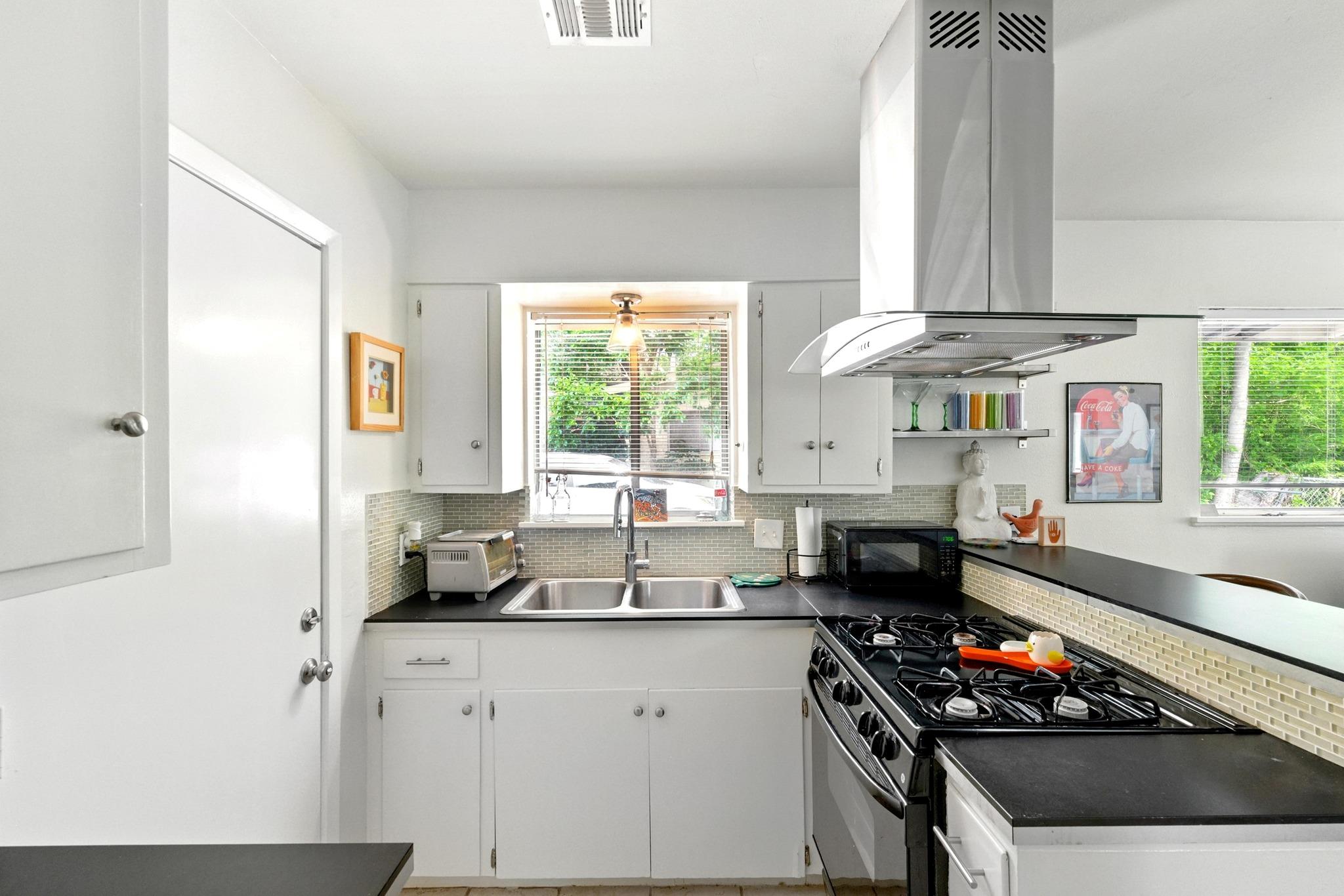 606 W North Loop Blvd, Austin, TX 78751