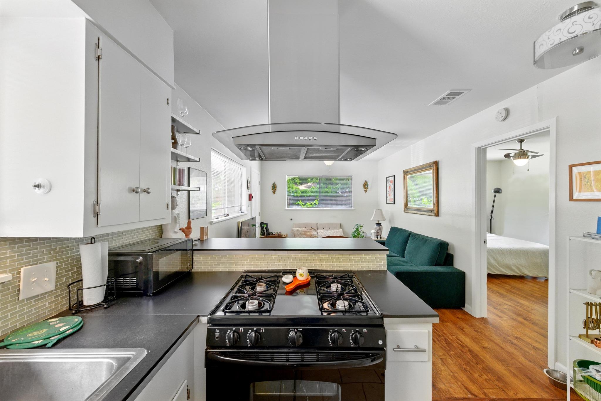 606 W North Loop Blvd, Austin, TX 78751