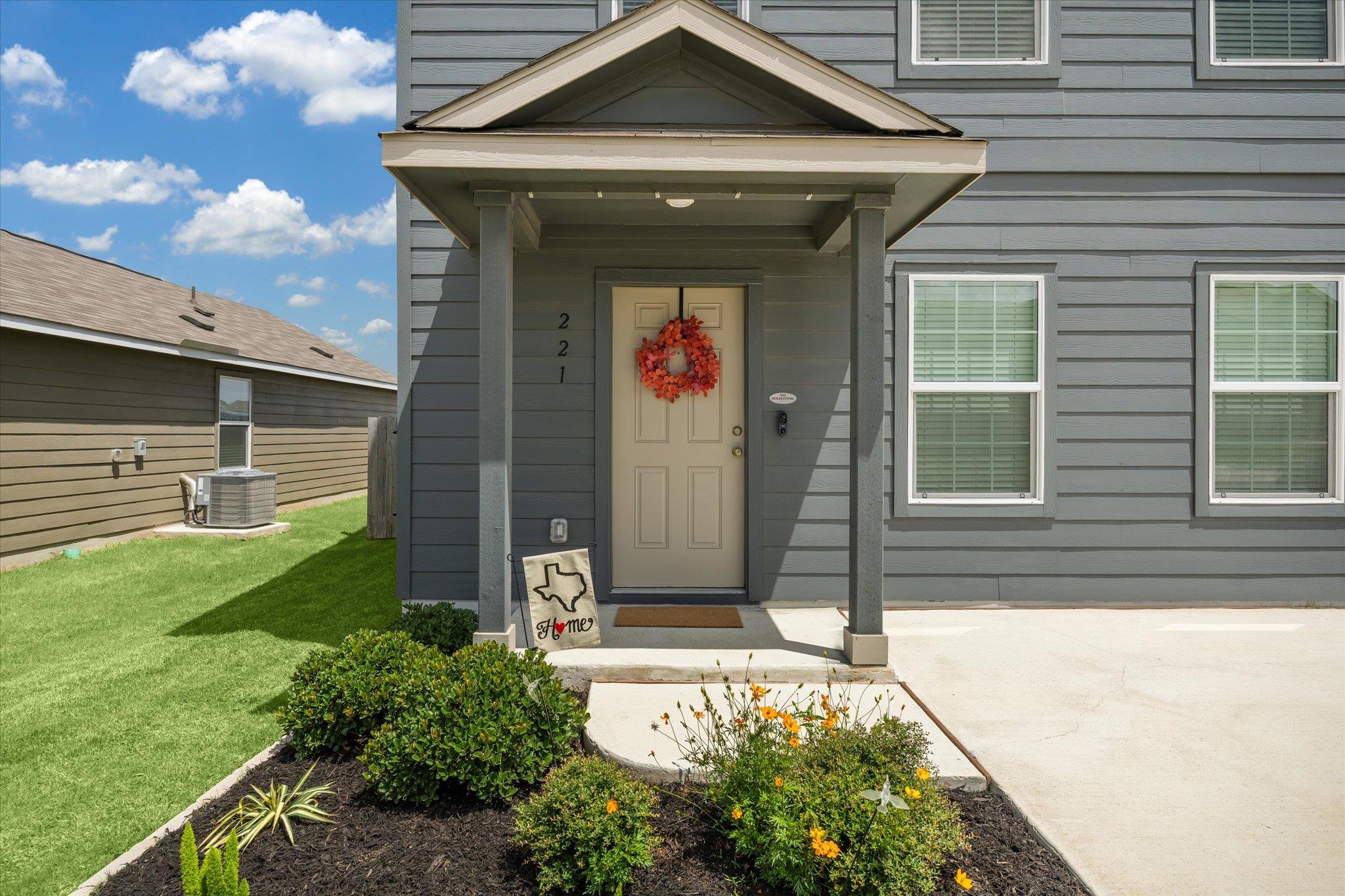 221 Texas Angel Way, Jarrell, TX 76537