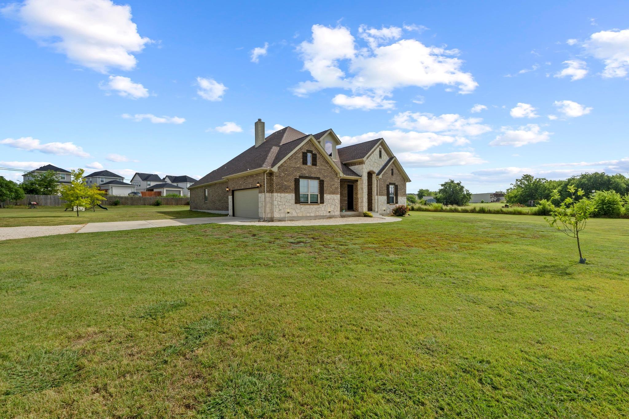 200 TATE Ln, Round Rock, TX 78626