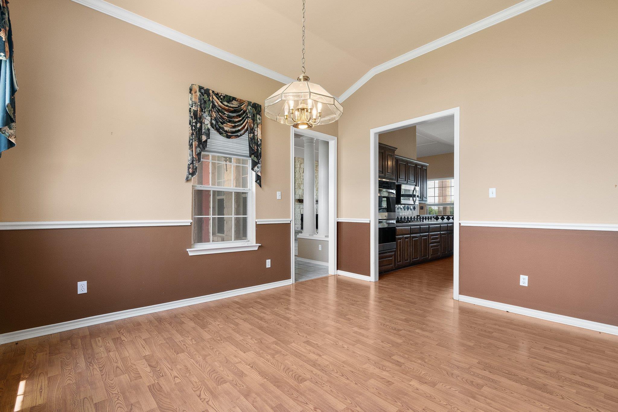 400 Hyview Ln, Hutto, TX 78634