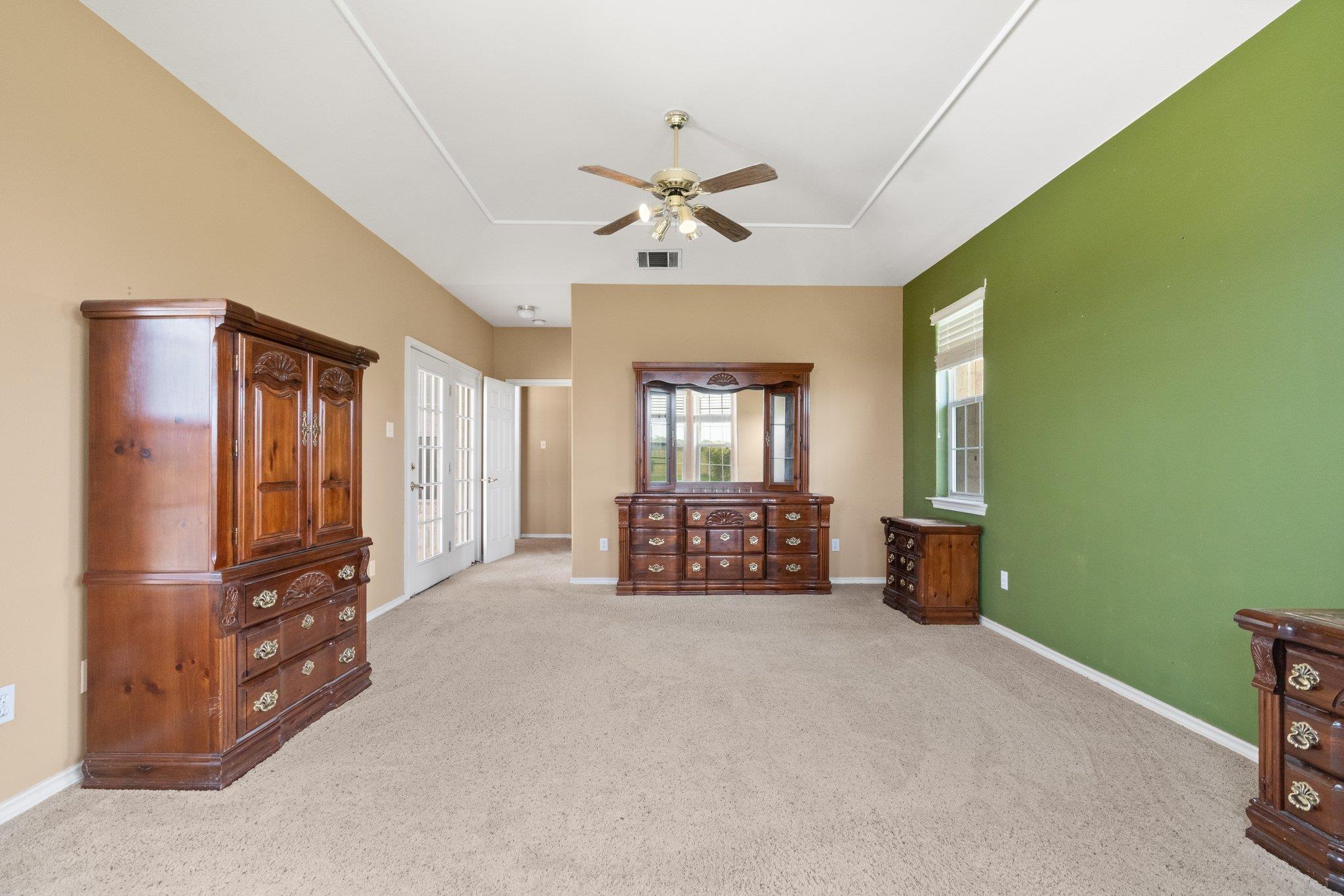 400 Hyview Ln, Hutto, TX 78634