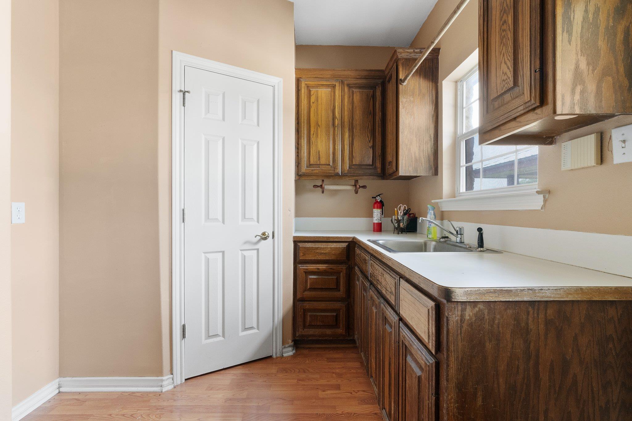 400 Hyview Ln, Hutto, TX 78634