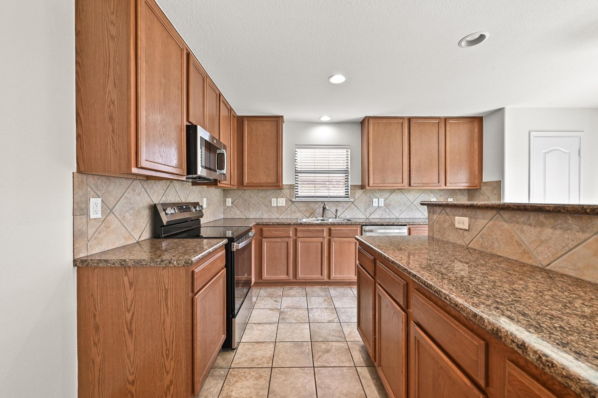 6913 Derby Downs Dr, Austin, TX 78747