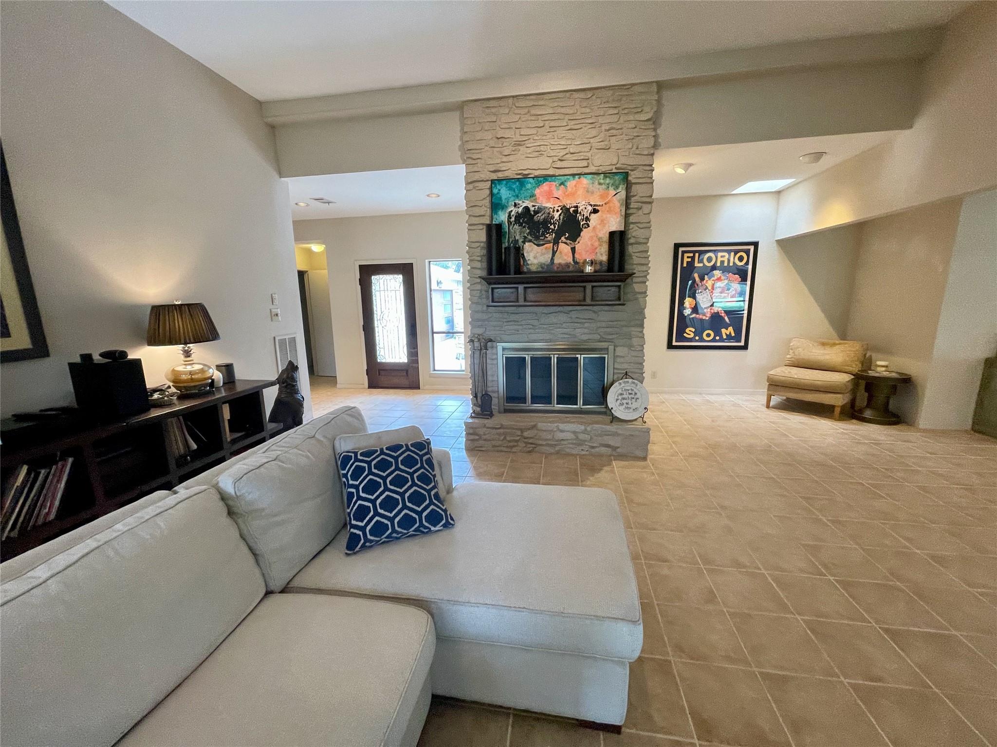 921 Vanguard St, Lakeway, TX 78734