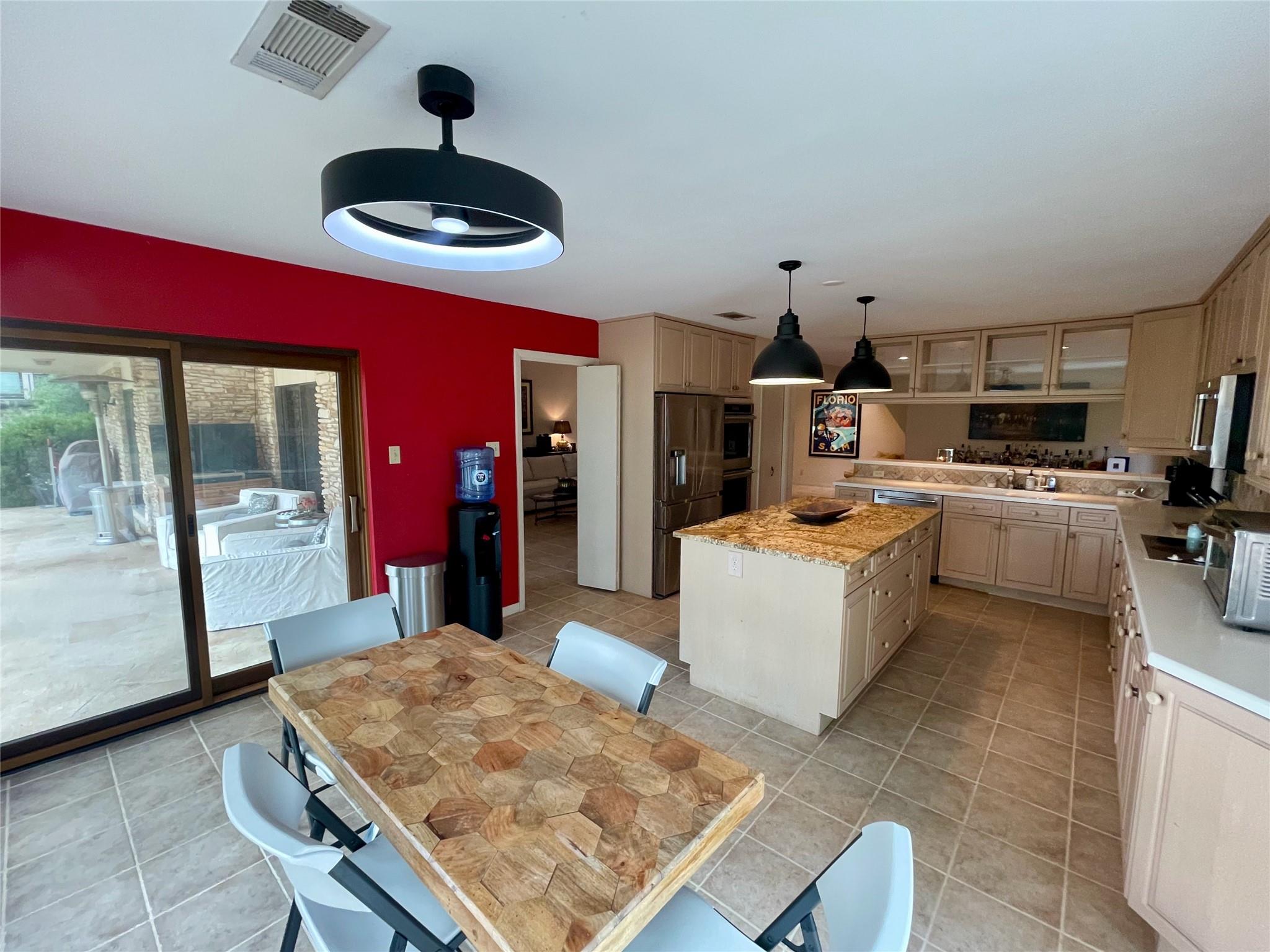 921 Vanguard St, Lakeway, TX 78734