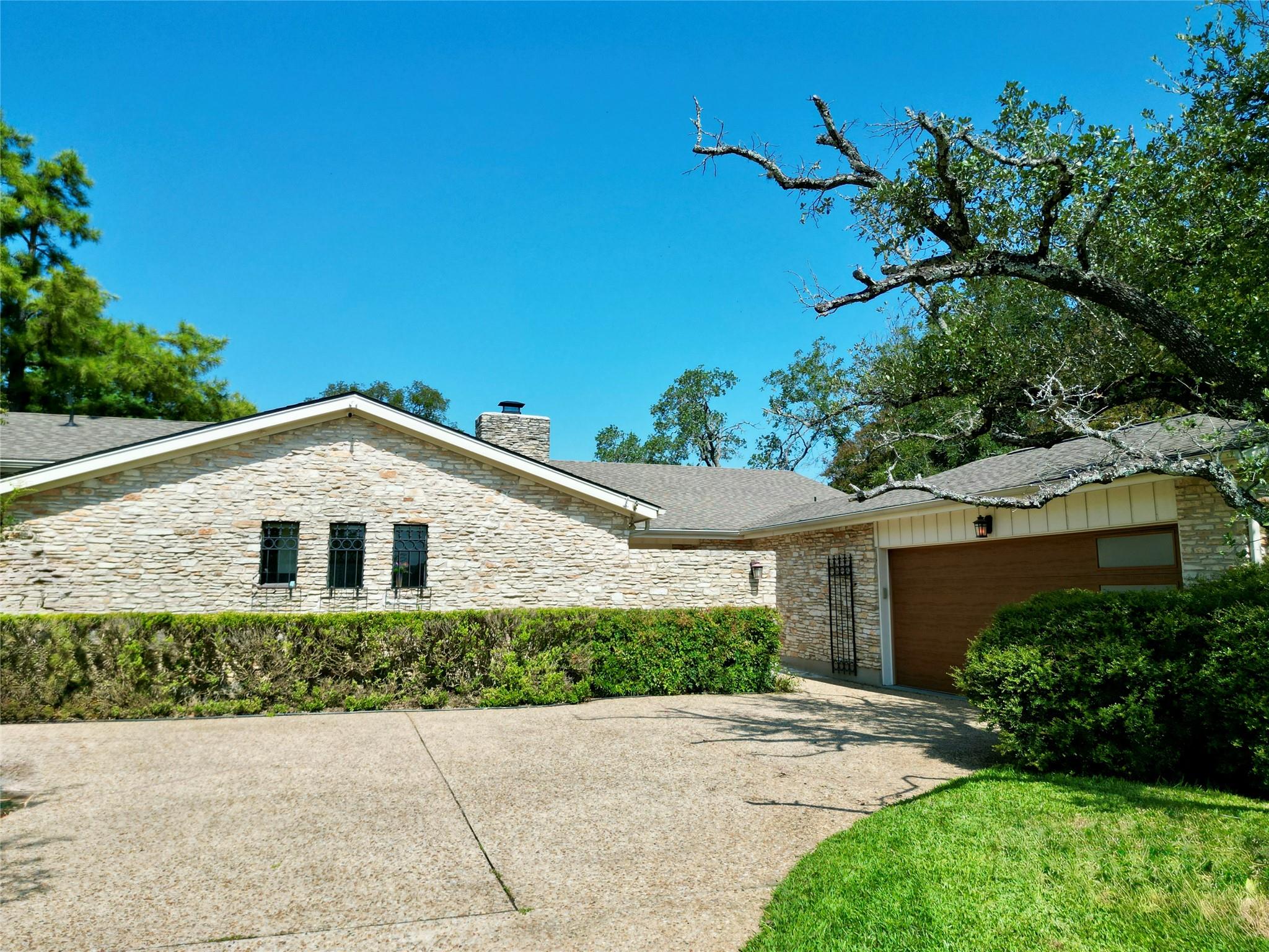 921 Vanguard St, Lakeway, TX 78734
