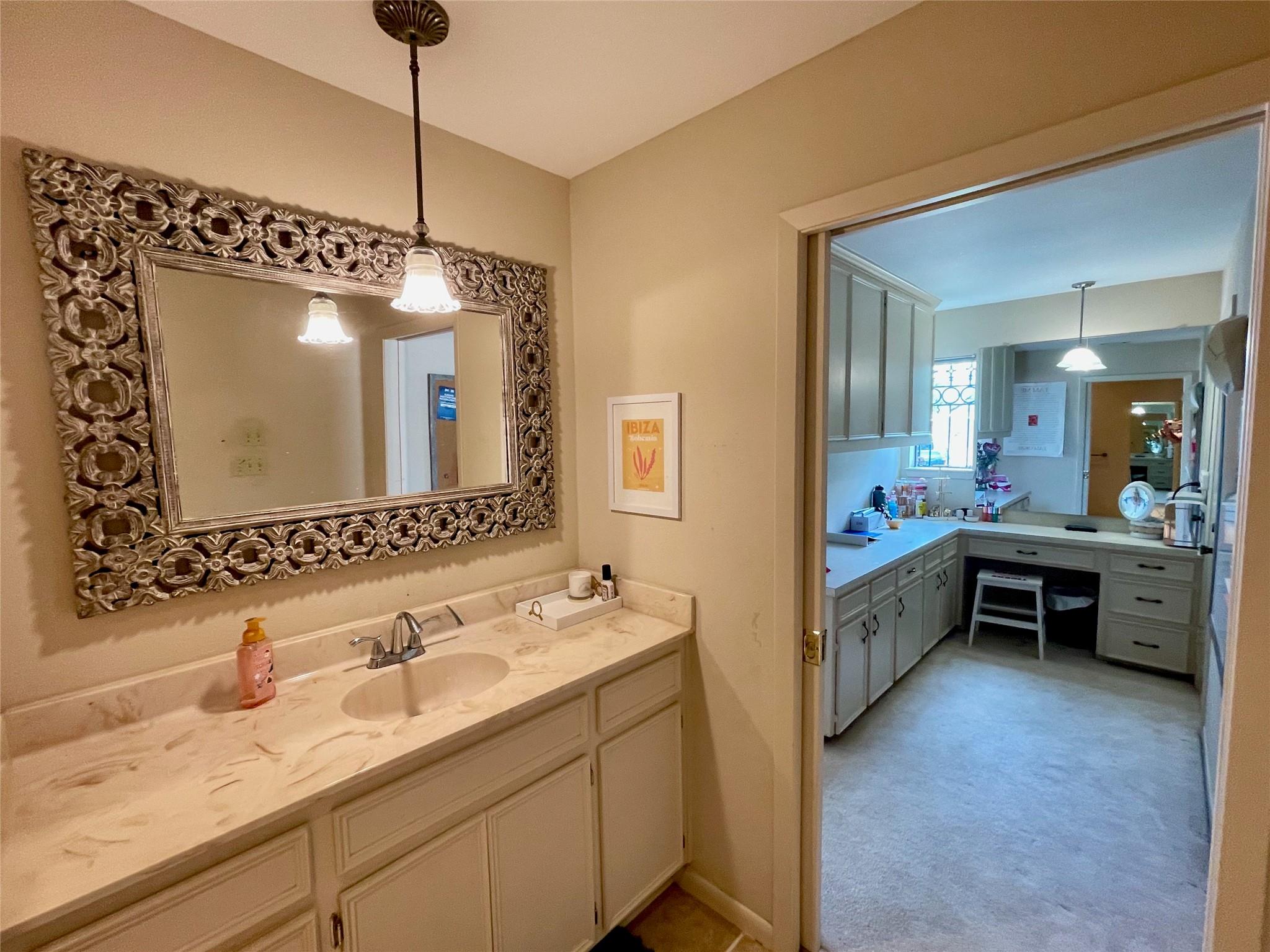 921 Vanguard St, Lakeway, TX 78734