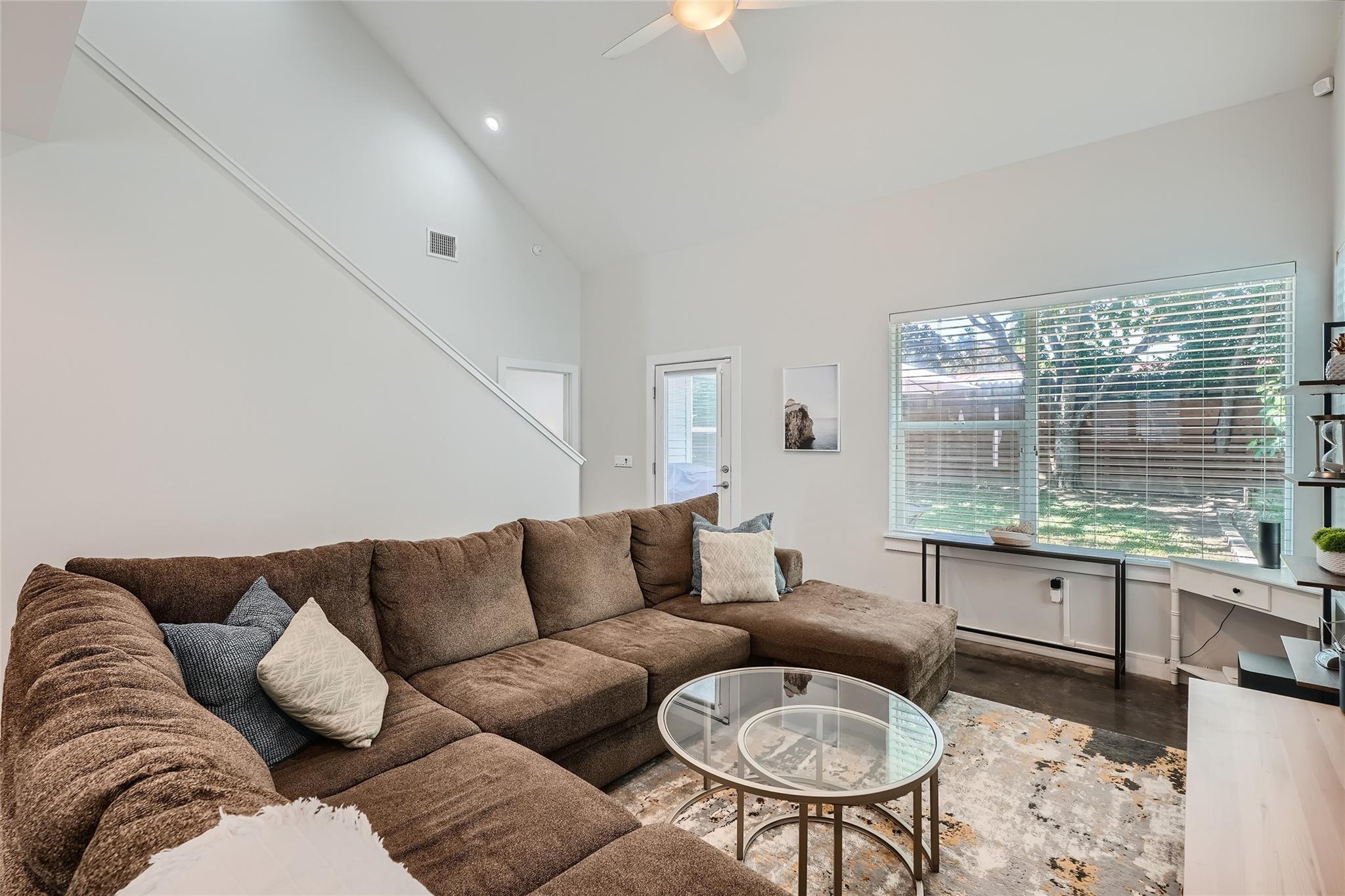 301 W Stassney Ln # 16, Austin, TX 78745