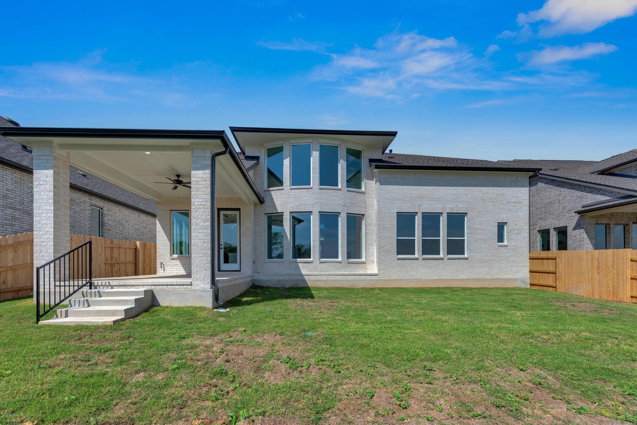 949 Rock Daisy Trl, Hutto, TX 78634