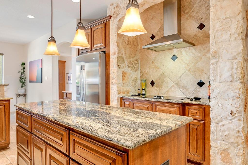 1031 Water Park Rd, Wimberley, TX 78676