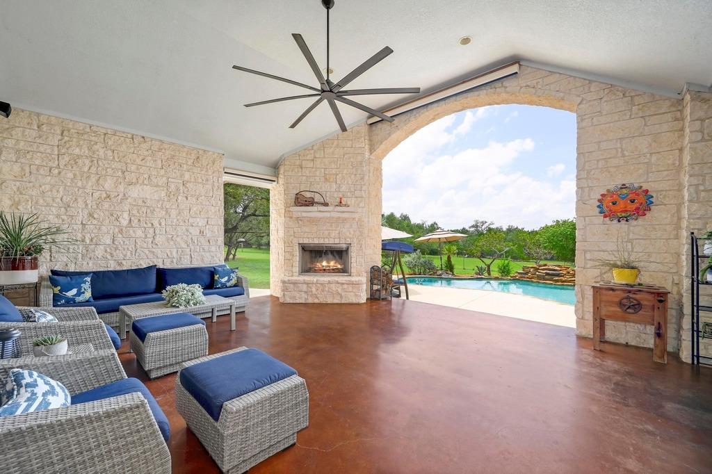 1031 Water Park Rd, Wimberley, TX 78676