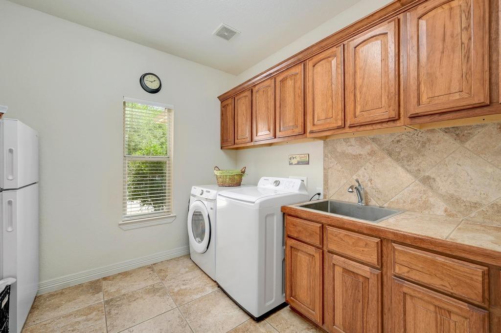1031 Water Park Rd, Wimberley, TX 78676