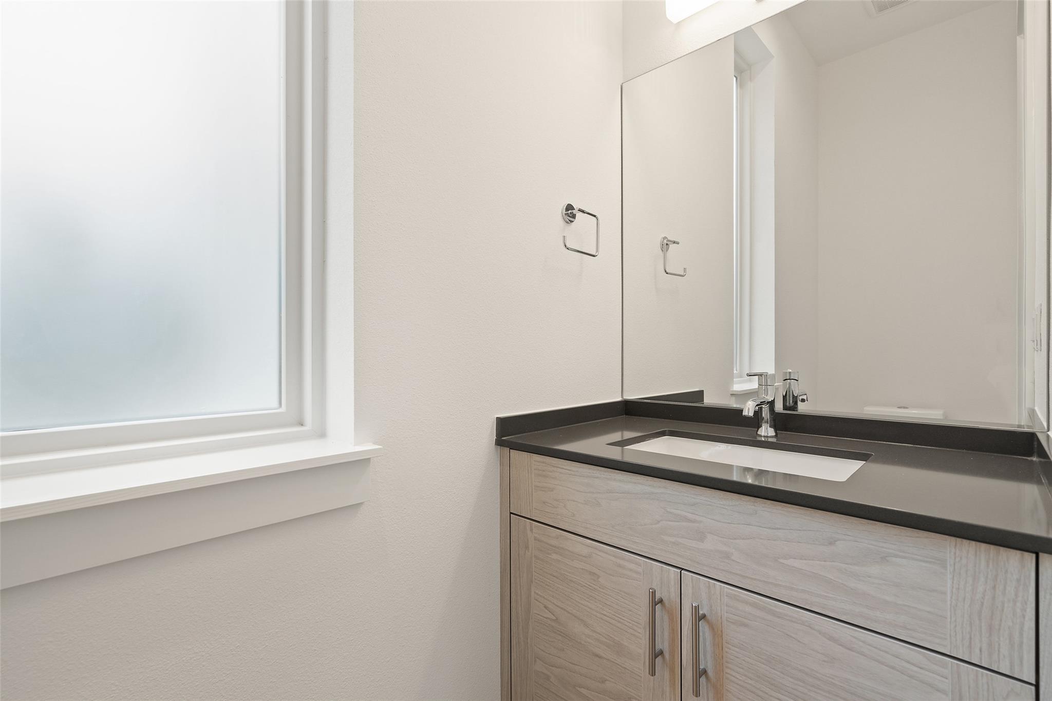 900 S 2nd St # 18, Austin, TX 78704