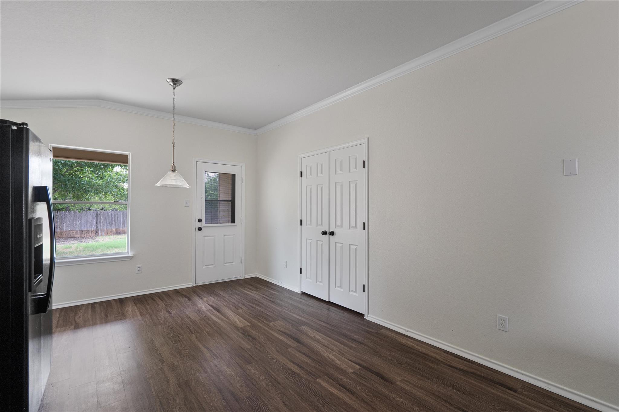 1106 Canada Wild Dr, Buda, TX 78610