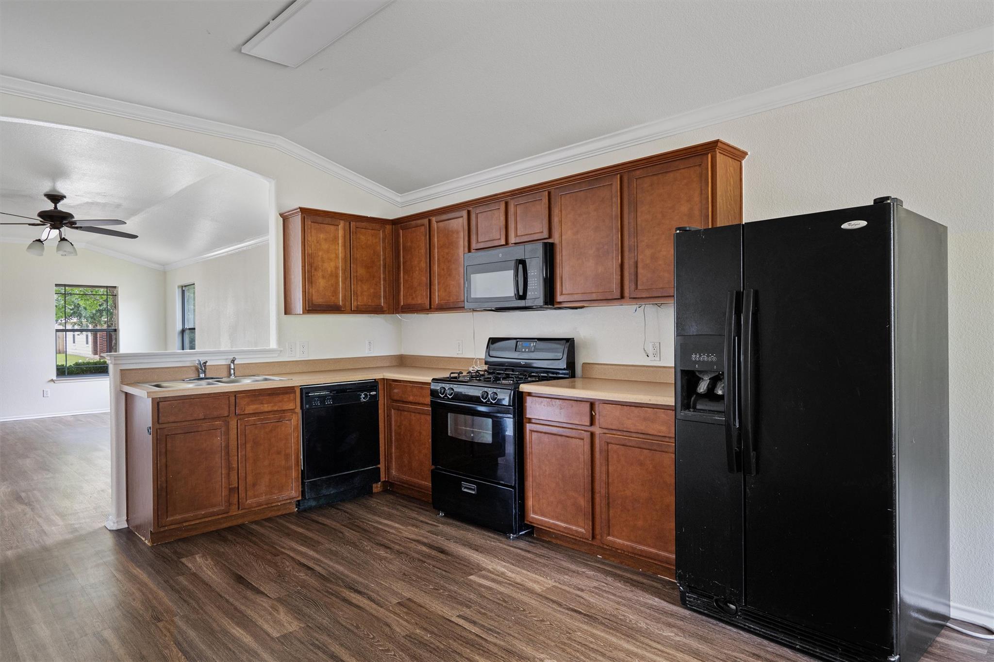 1106 Canada Wild Dr, Buda, TX 78610