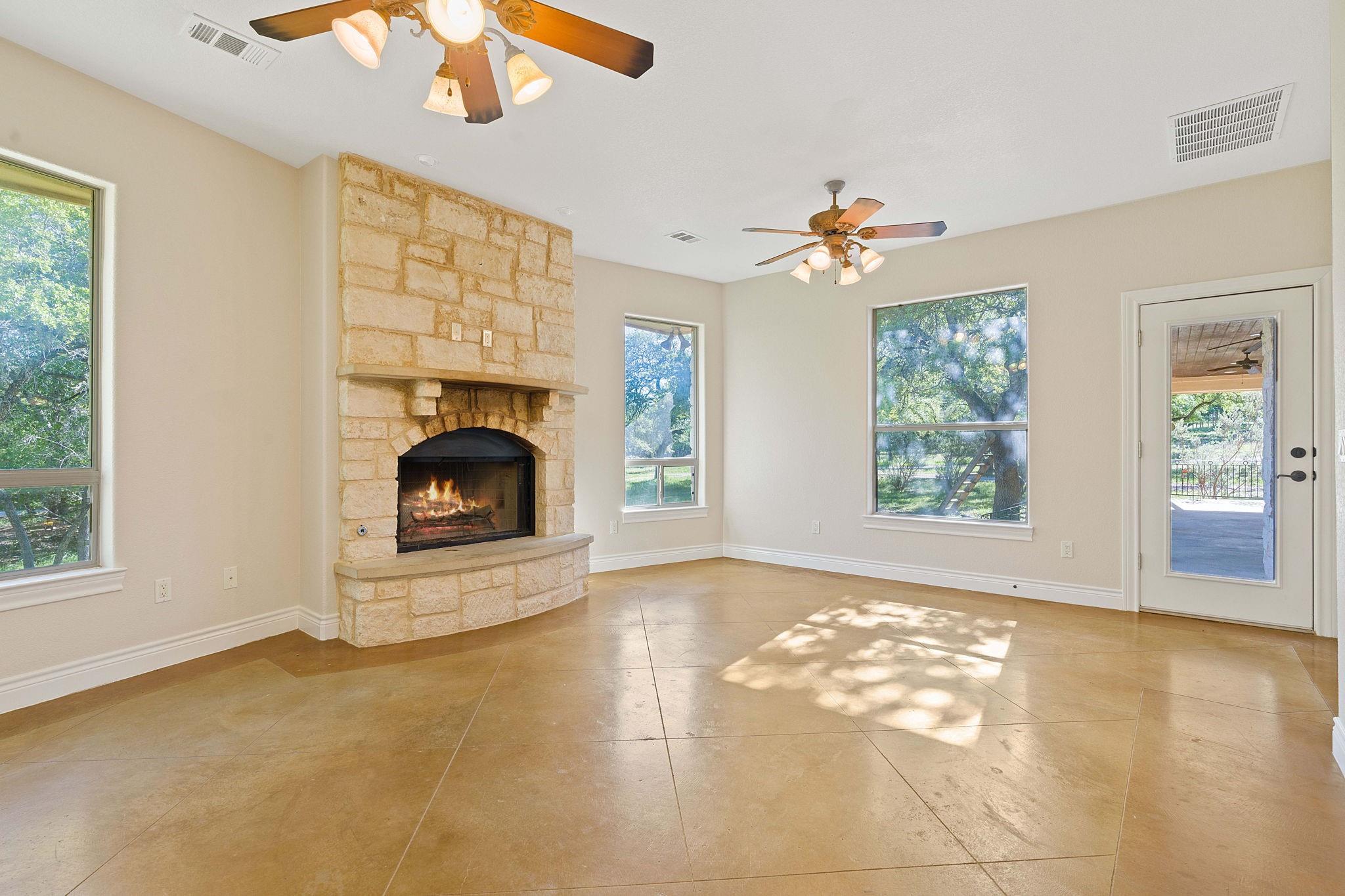 10221B David Moore, Austin, TX 78748