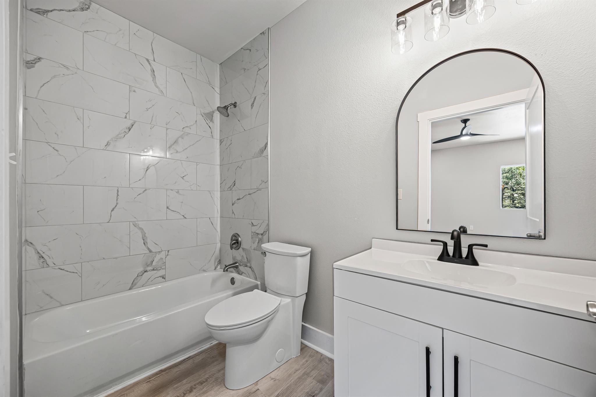 10 Honeysuckle Ln, Wimberley, TX 78676