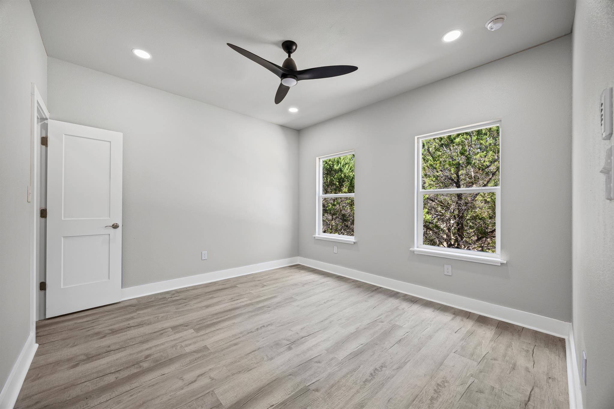 10 Honeysuckle Ln, Wimberley, TX 78676