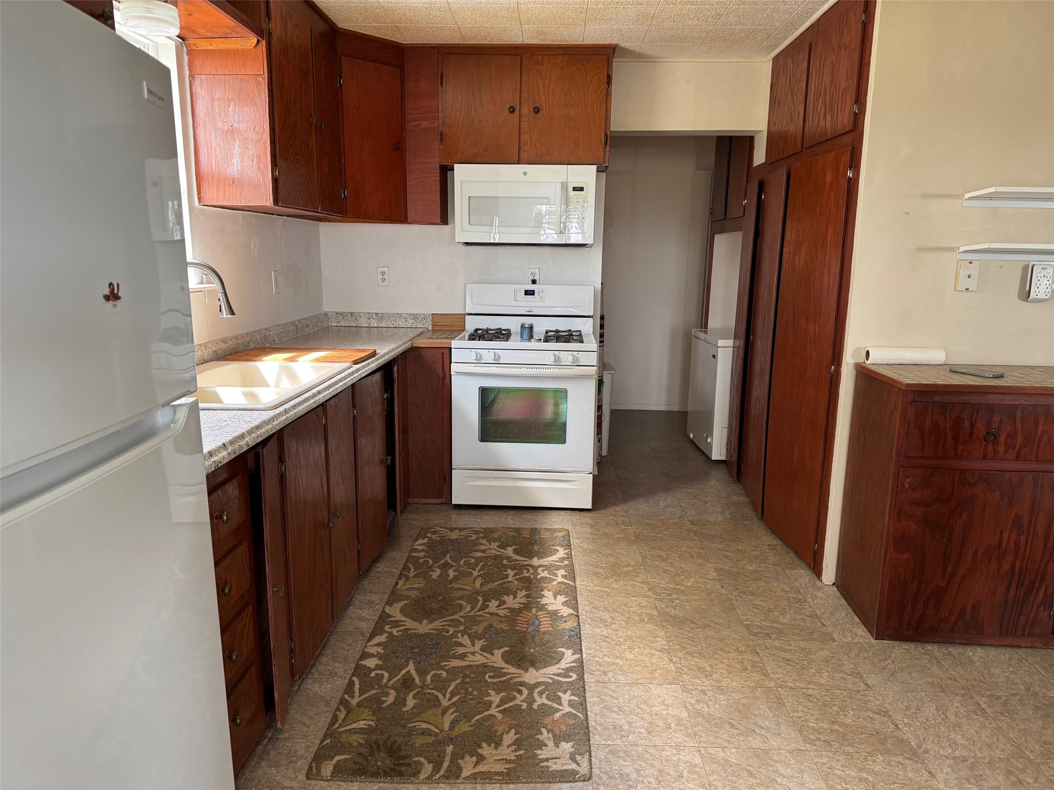 4317 Fm 955 Rd, Fayetteville, TX 78940