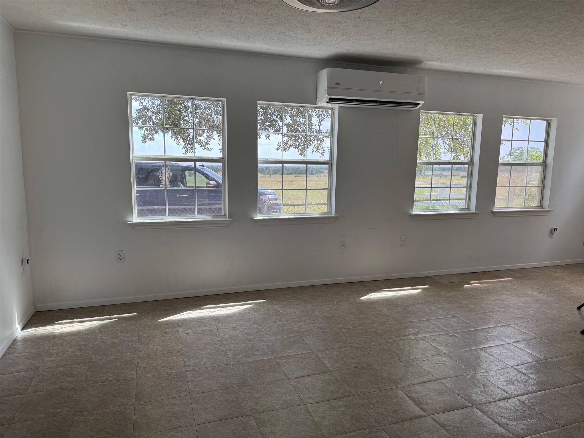 4317 Fm 955 Rd, Fayetteville, TX 78940