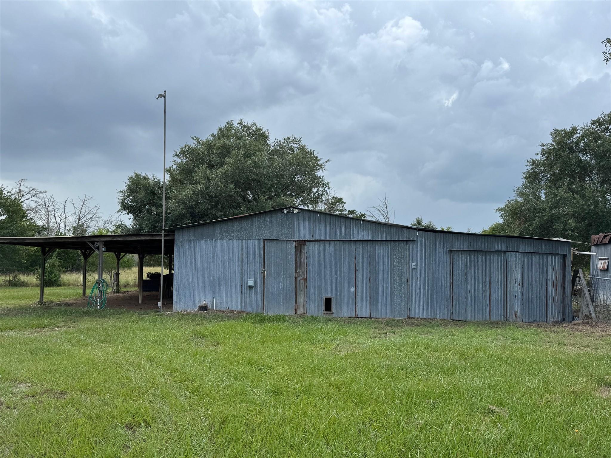 4317 Fm 955 Rd, Fayetteville, TX 78940