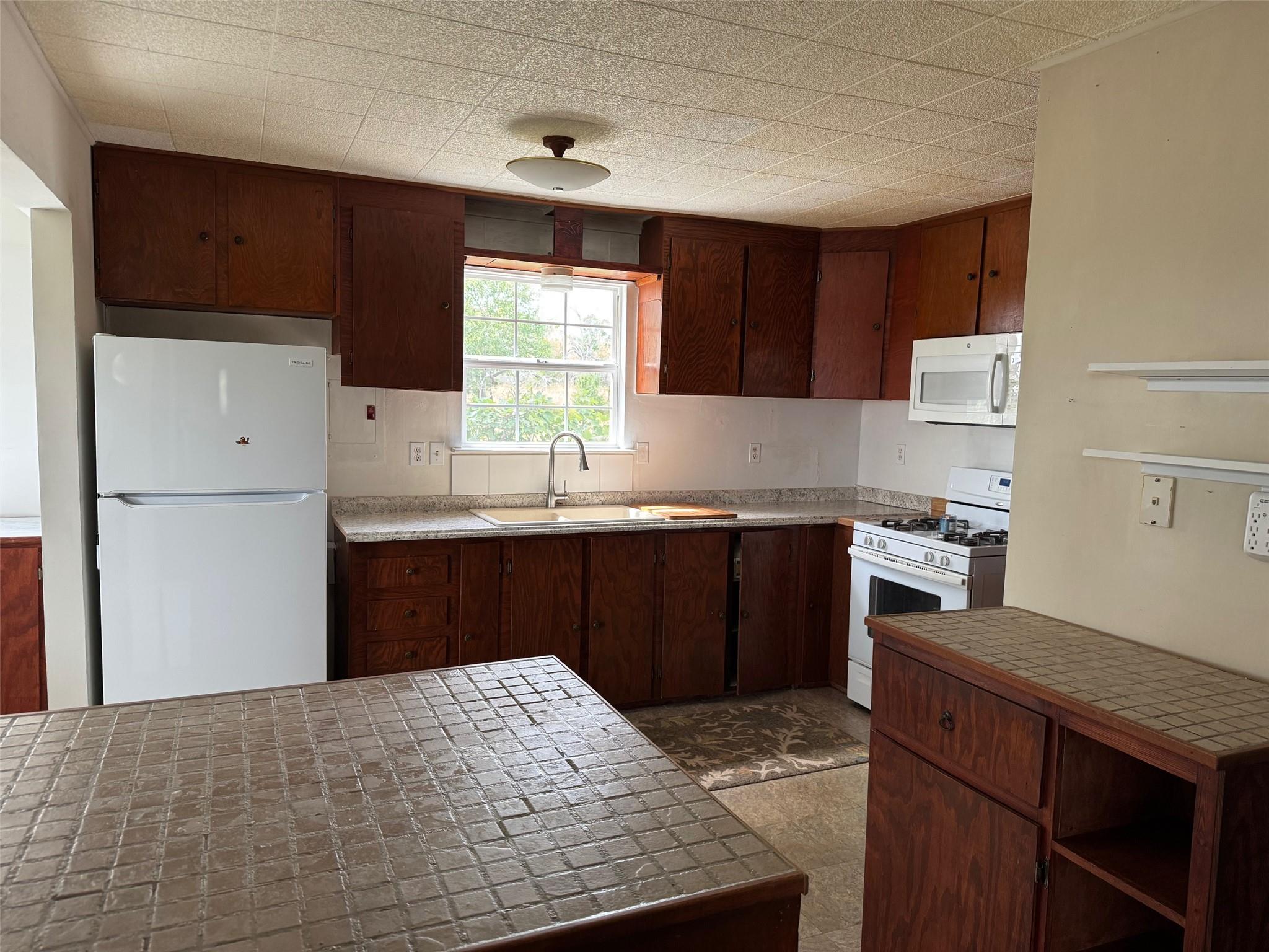 4317 Fm 955 Rd, Fayetteville, TX 78940