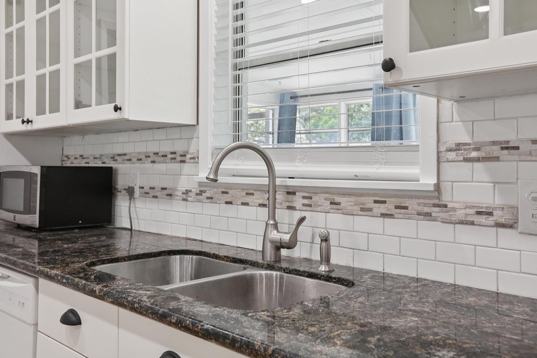 1334 Carnation Ln, New Braunfels, TX 78130