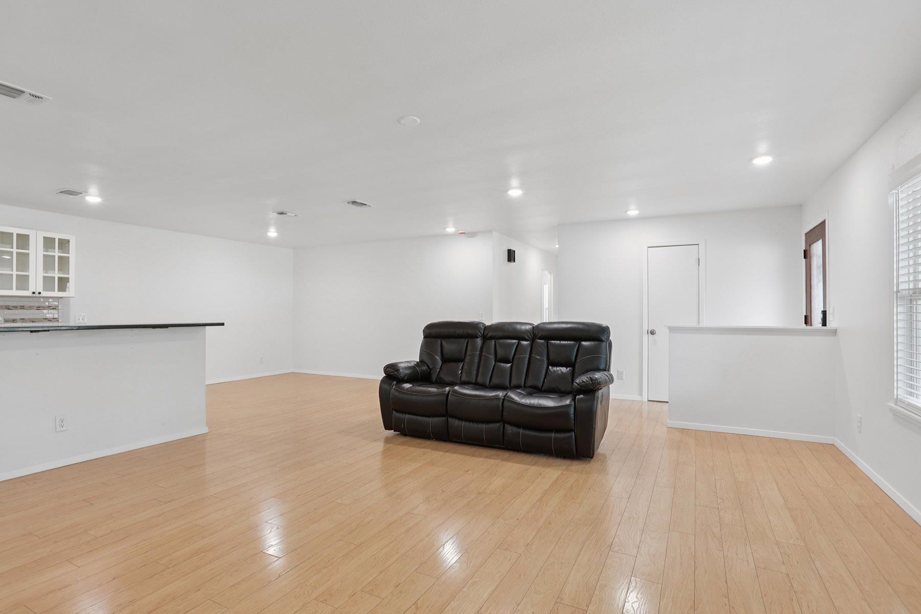 1334 Carnation Ln, New Braunfels, TX 78130