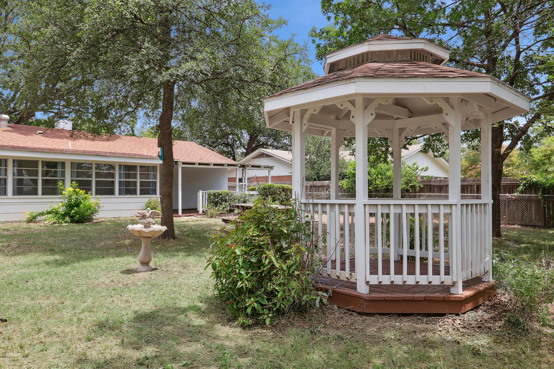 1334 Carnation Ln, New Braunfels, TX 78130