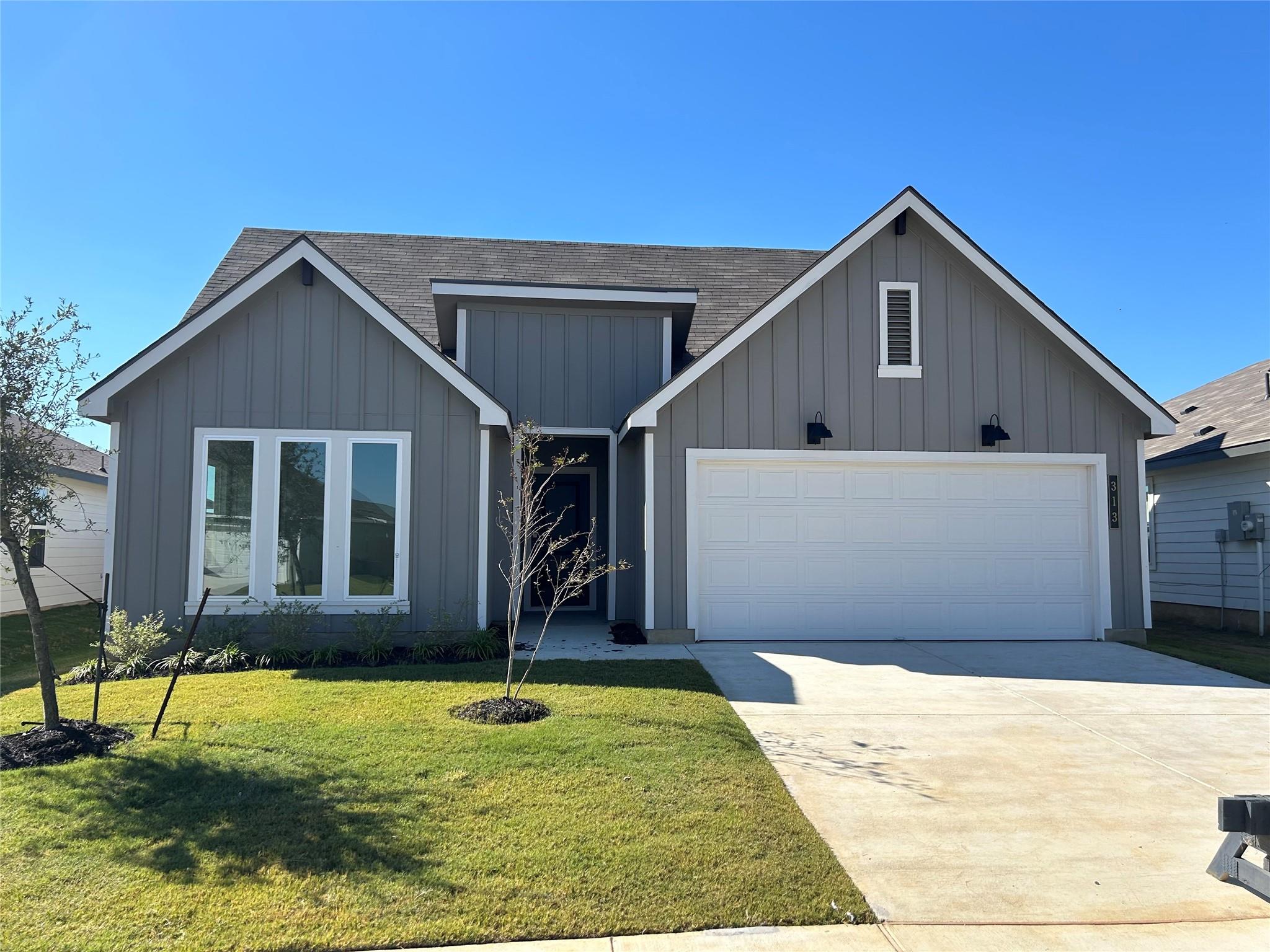 313 Doss Dr, Rockdale, TX 76567