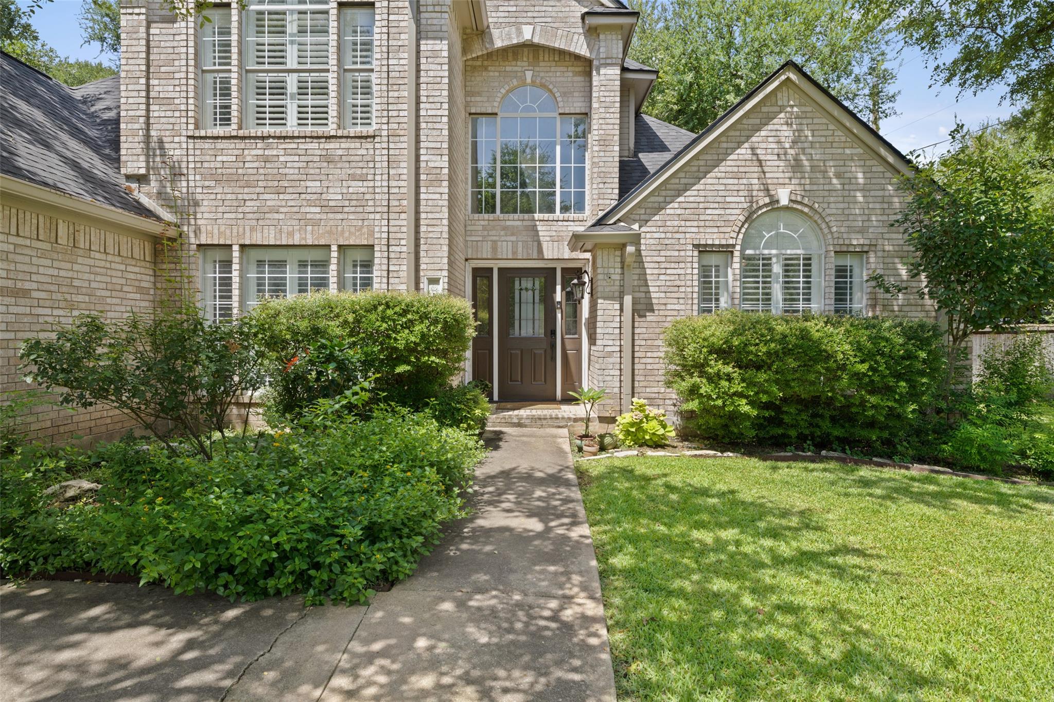 1004 Oaklands Dr, Round Rock, TX 78681