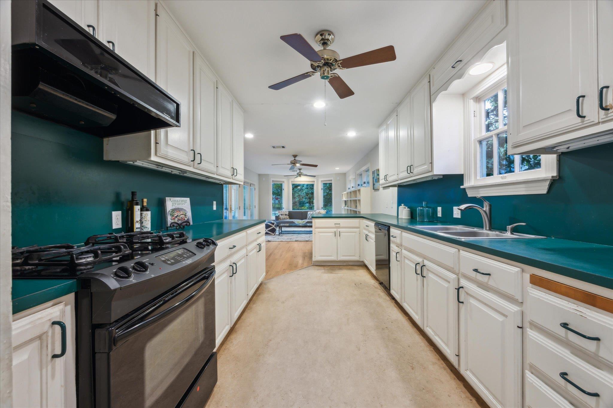 4012 Ridgelea Dr, Austin, TX 78731