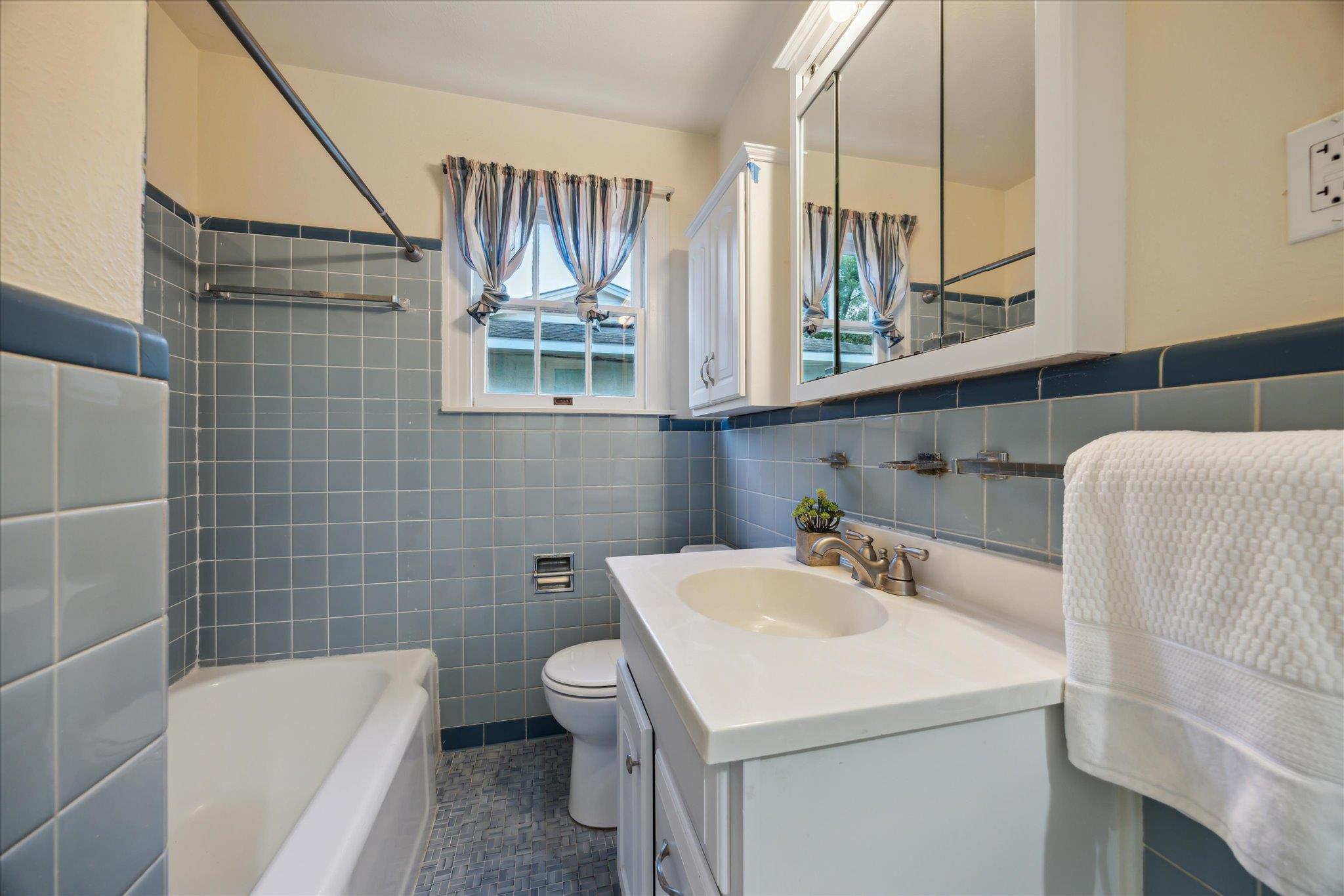4012 Ridgelea Dr, Austin, TX 78731