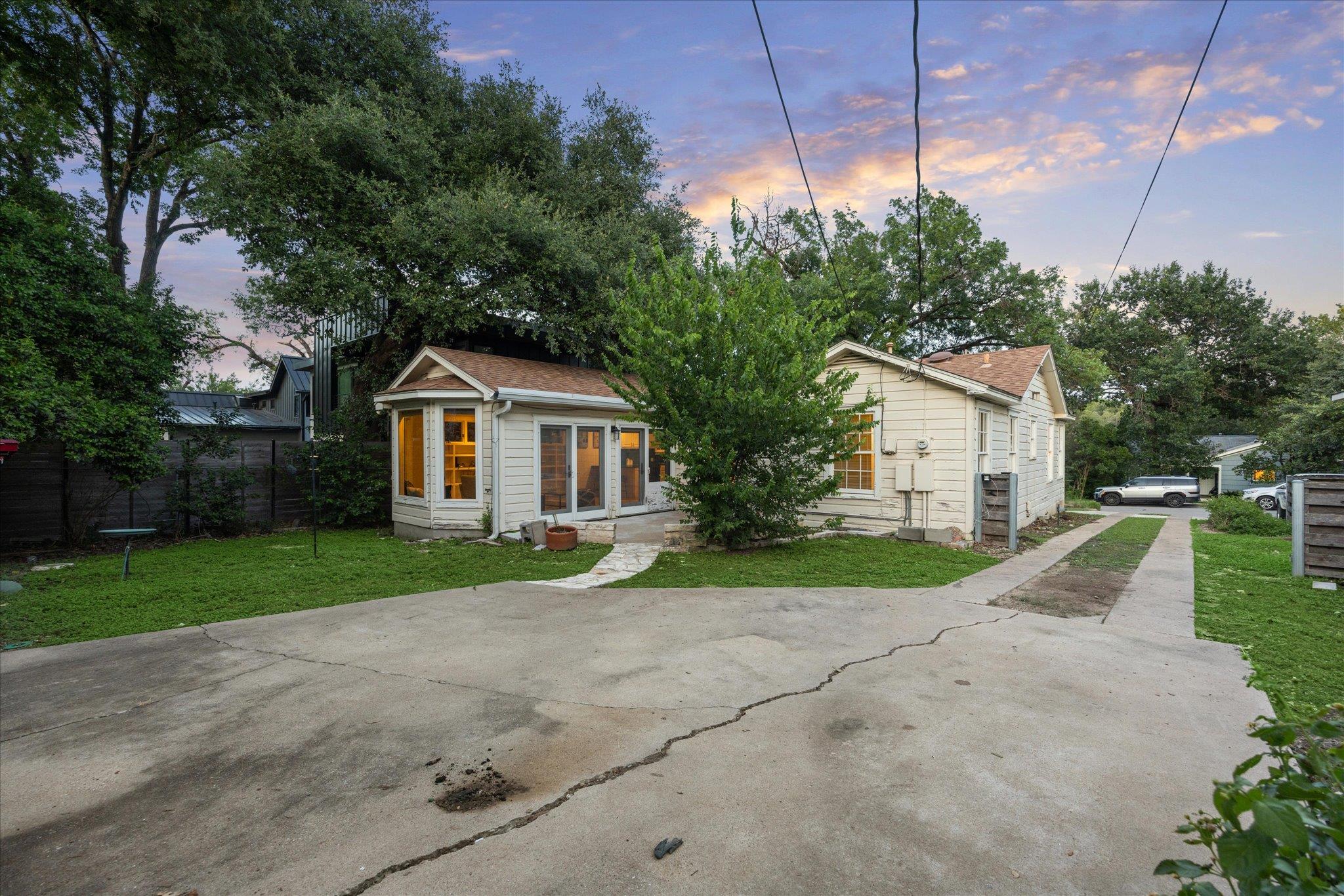 4012 Ridgelea Dr, Austin, TX 78731