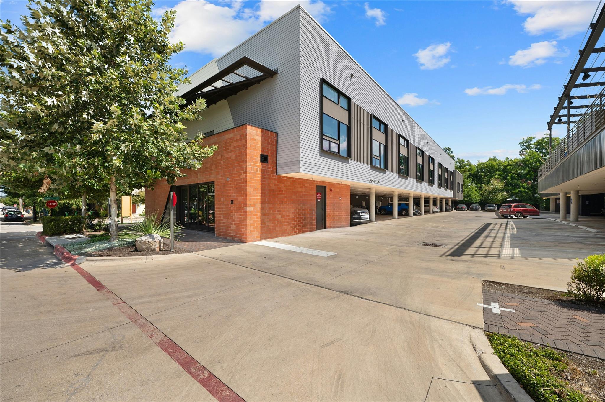 49 Navasota St # 214, Austin, TX 78702