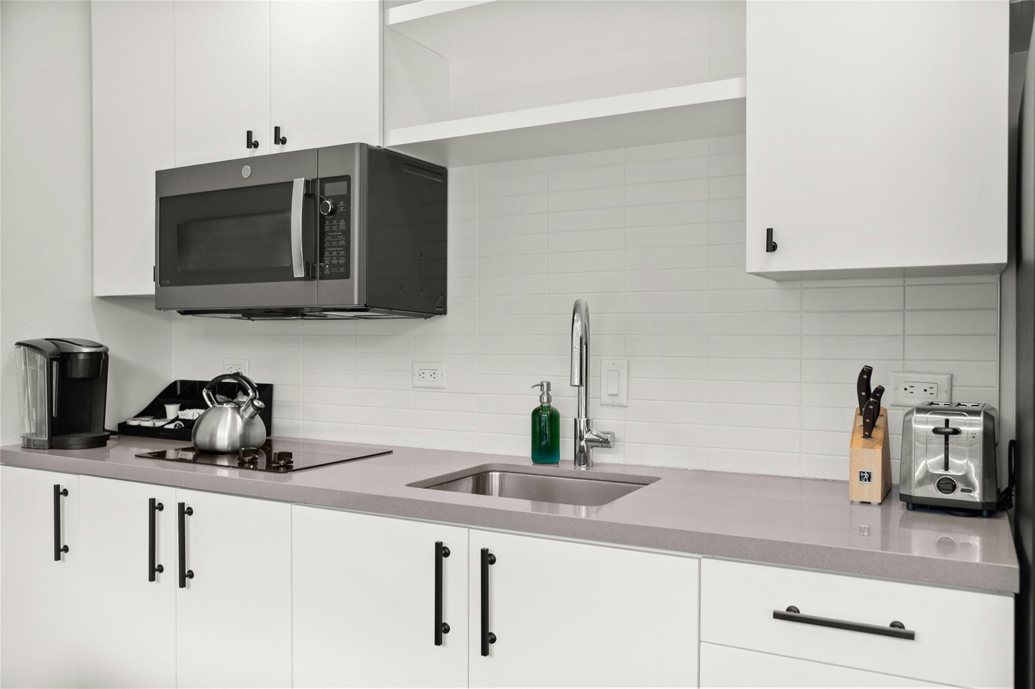 49 Navasota St # 214, Austin, TX 78702