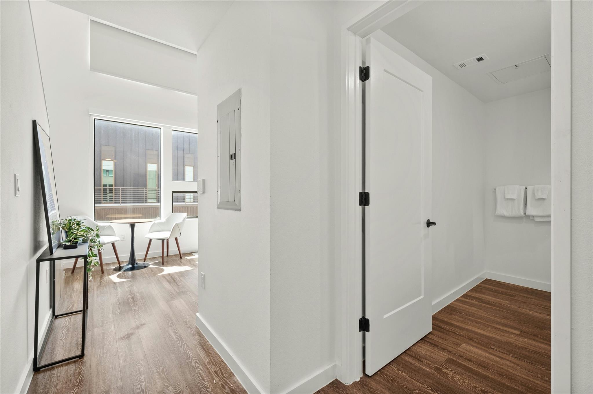 49 Navasota St # 214, Austin, TX 78702