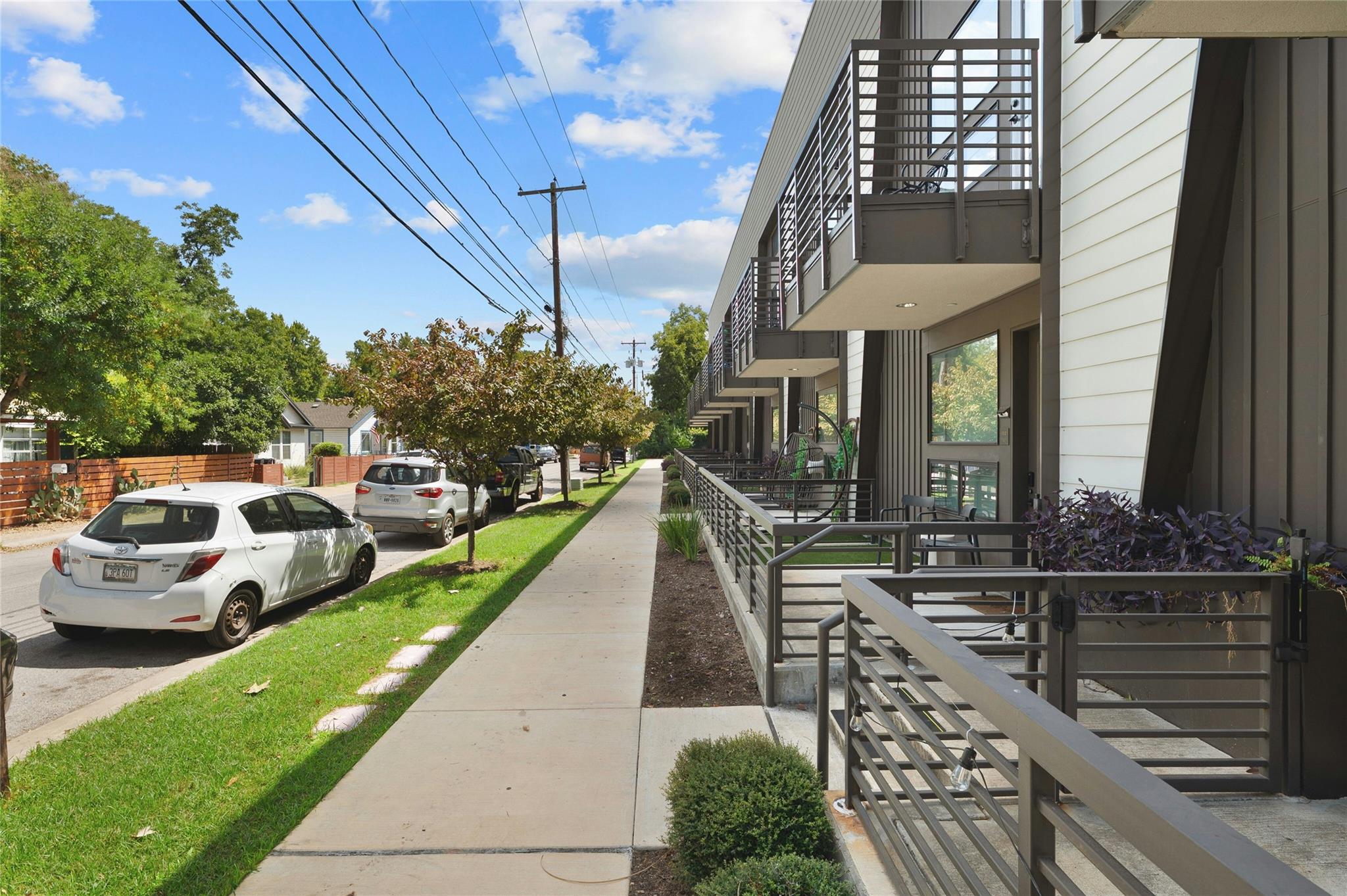 49 Navasota St # 214, Austin, TX 78702