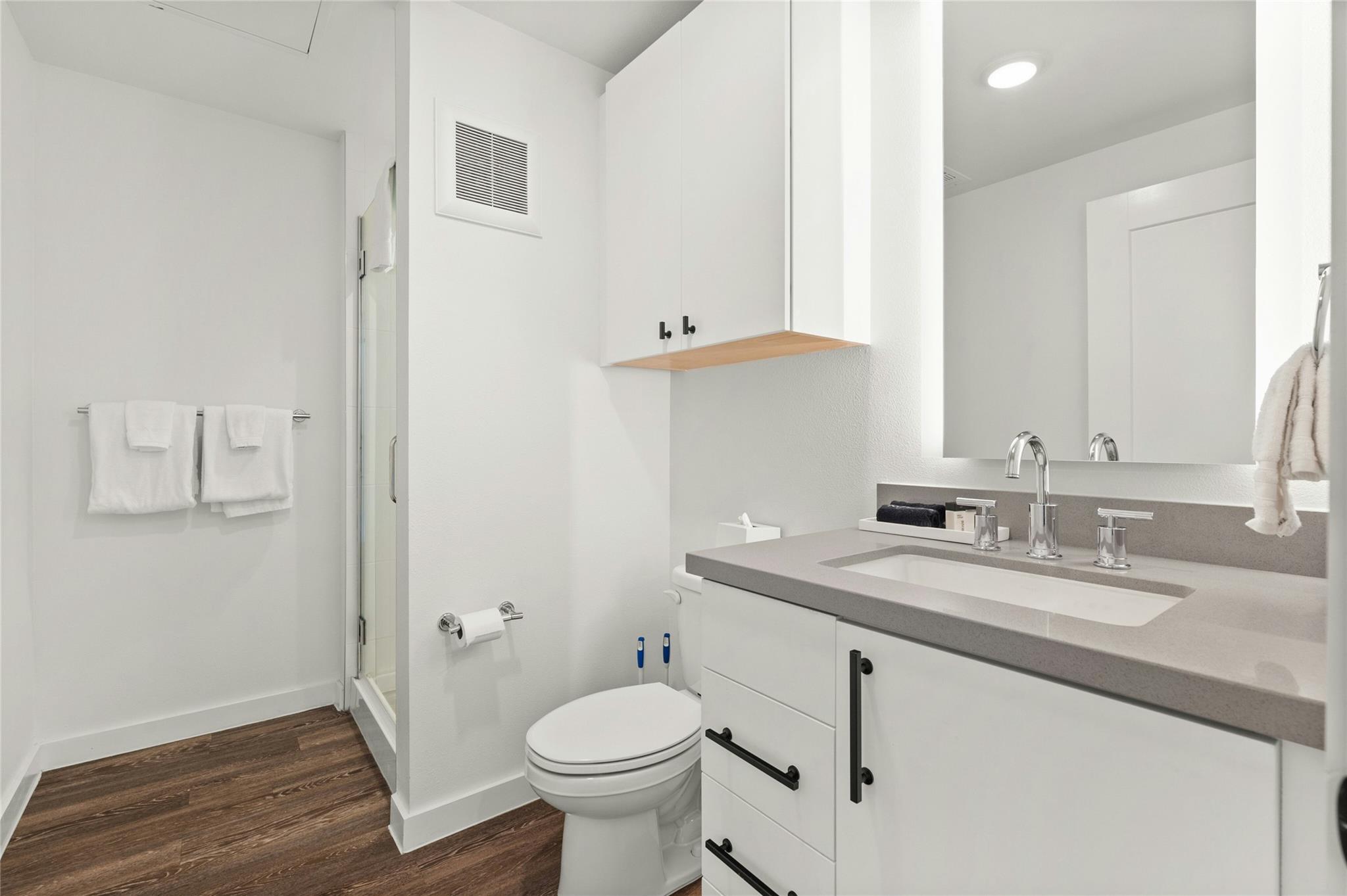 49 Navasota St # 214, Austin, TX 78702