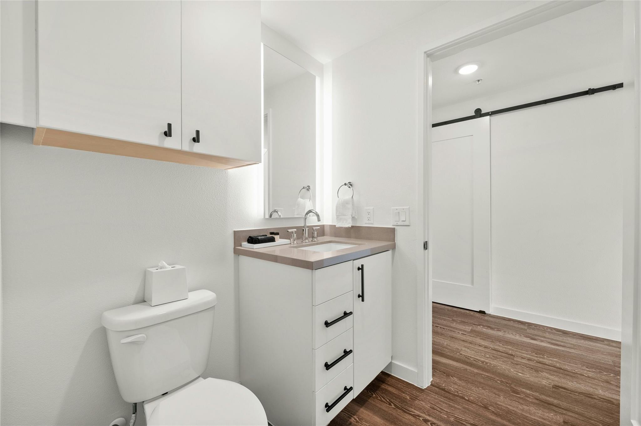 49 Navasota St # 214, Austin, TX 78702