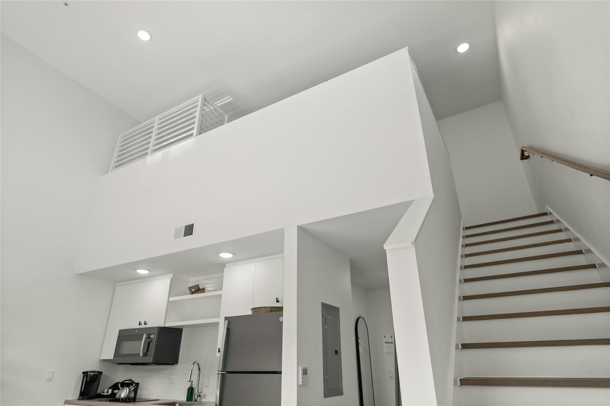 49 Navasota St # 214, Austin, TX 78702