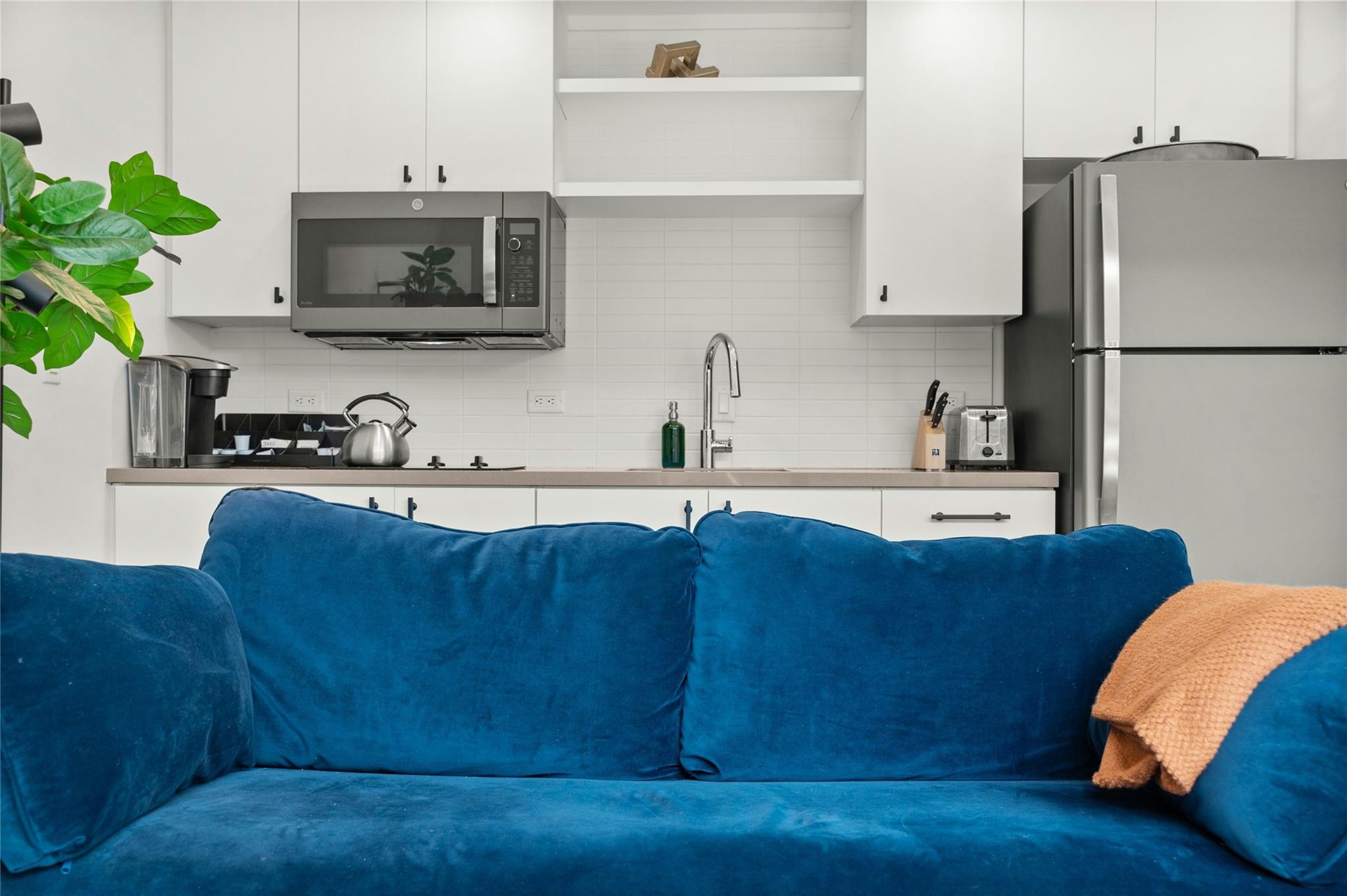 49 Navasota St # 214, Austin, TX 78702